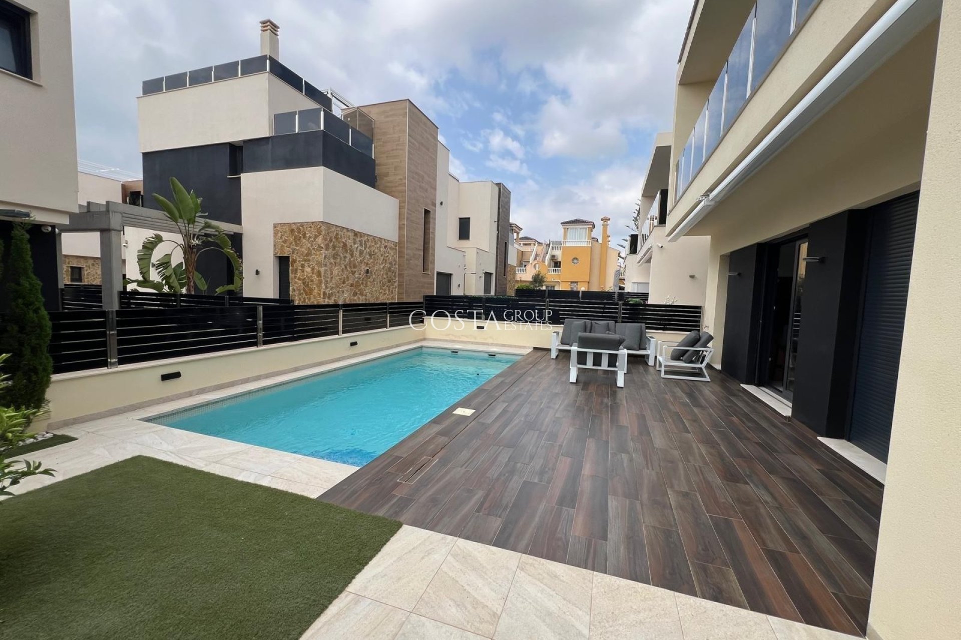 Herverkoop - Villa -
Orihuela Costa - Lomas De Cabo Roig