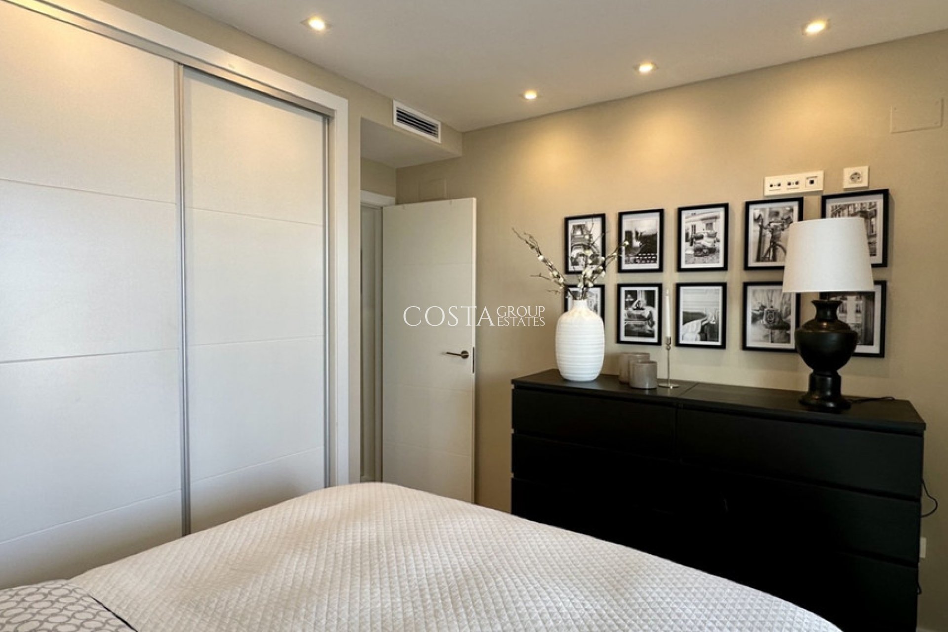 Herverkoop - Villa -
Orihuela Costa - Lomas de Cabo Roig