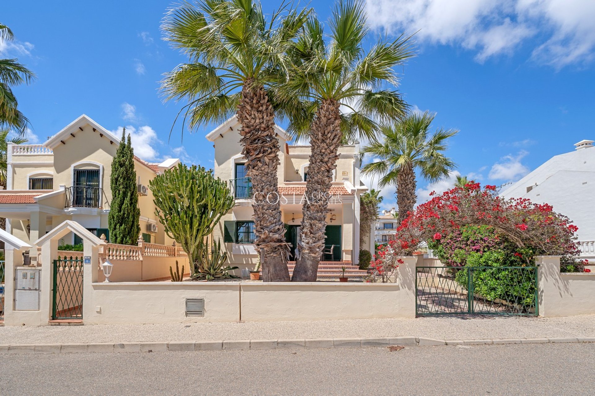 Herverkoop - Villa -
Orihuela Costa - Los Dolses