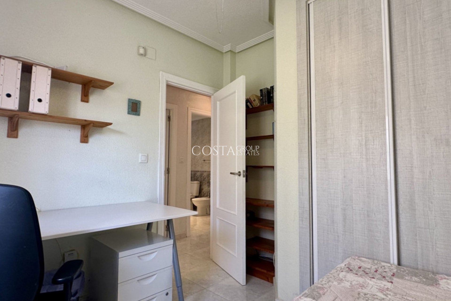 Herverkoop - Villa -
Orihuela Costa - Los Dolses