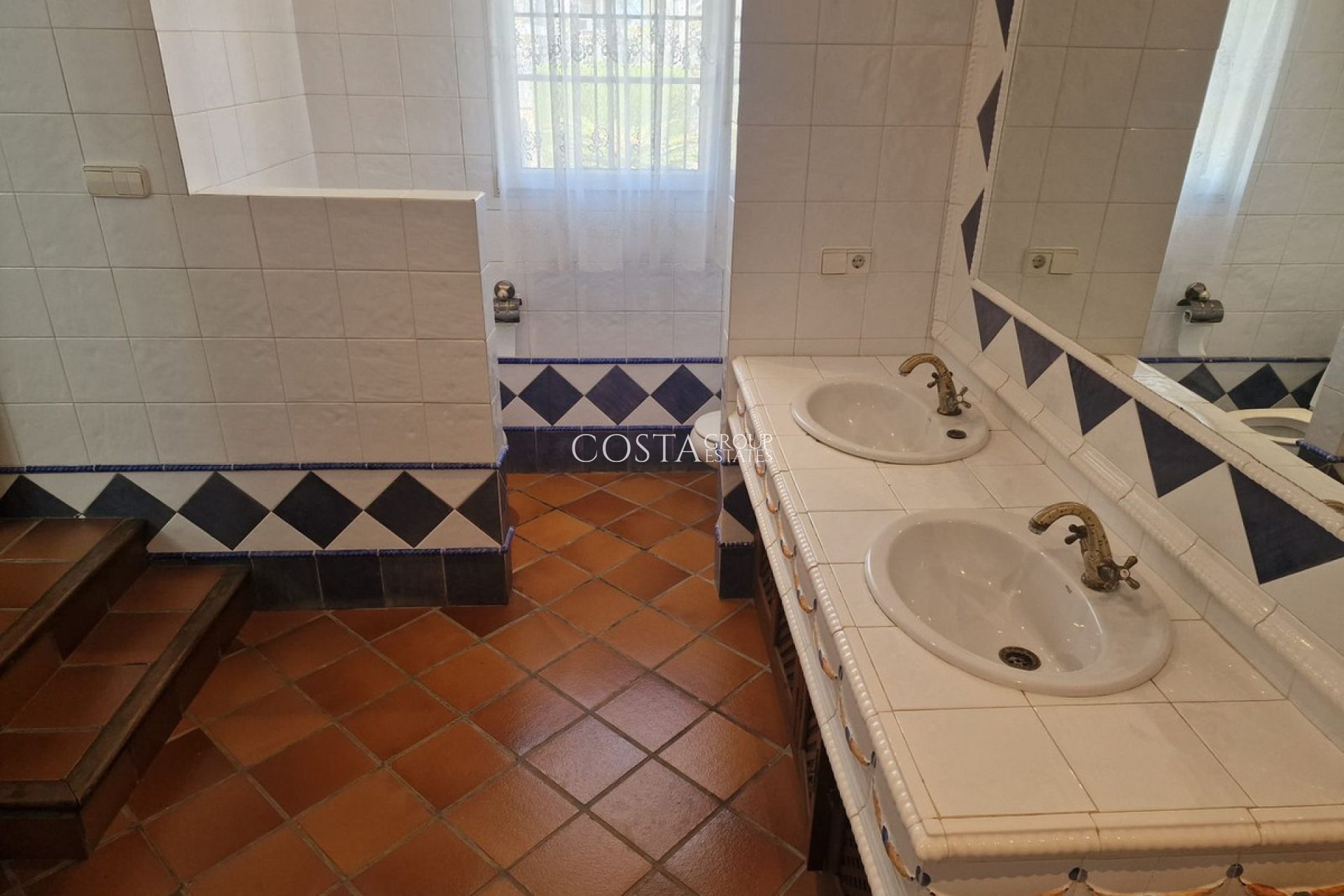 Herverkoop - Villa -
Orihuela Costa - Mil Palmeras