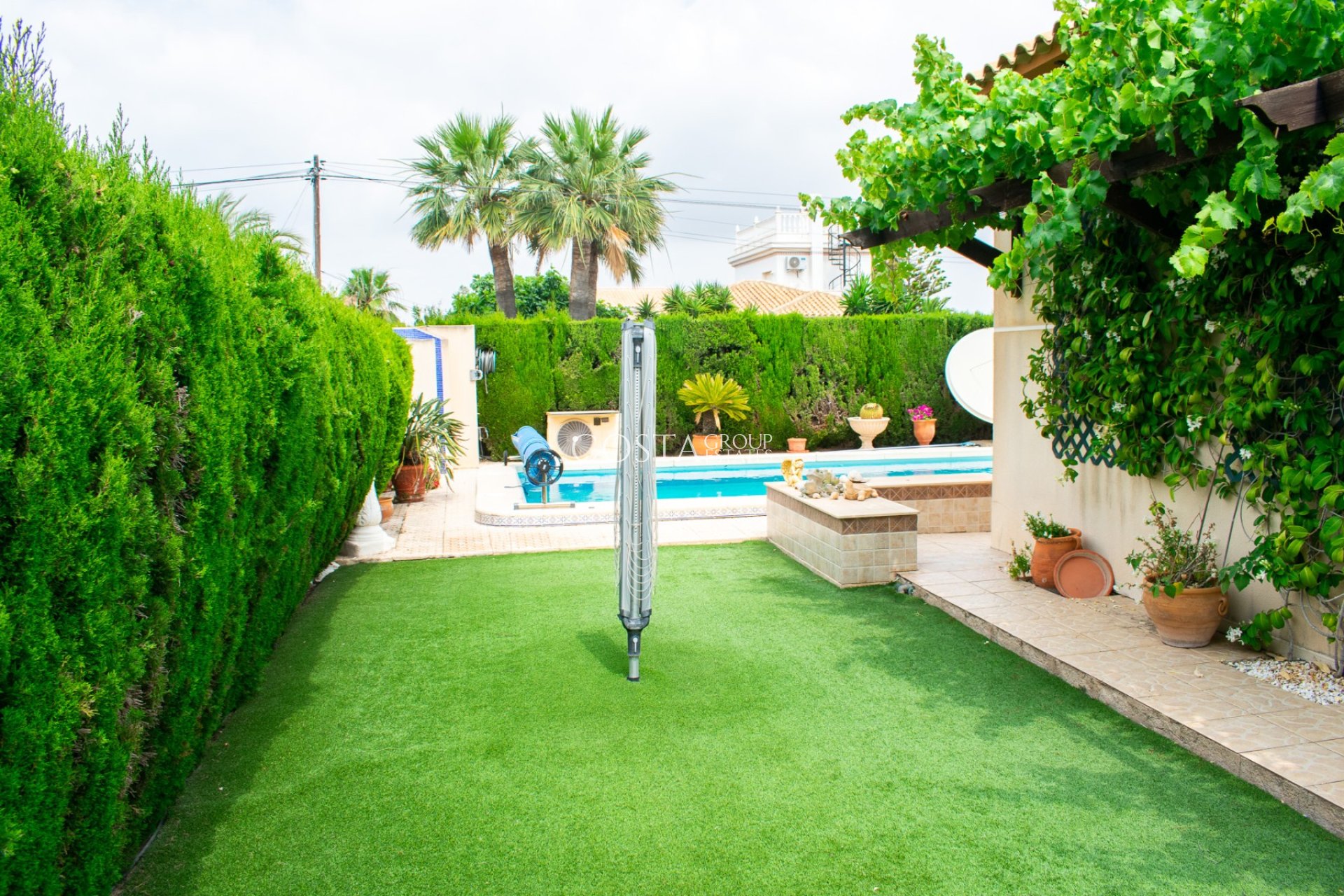 Herverkoop - Villa -
Orihuela Costa - MUY CERCA DE LA PLAYA