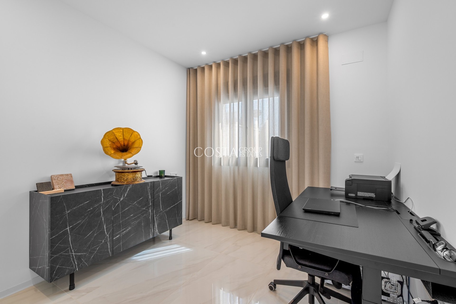Herverkoop - Villa -
Orihuela Costa - Orihuela