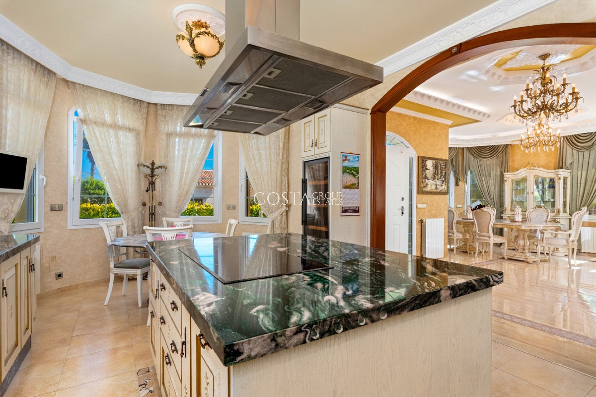 Herverkoop - Villa -
Orihuela Costa - Playa Flamenca