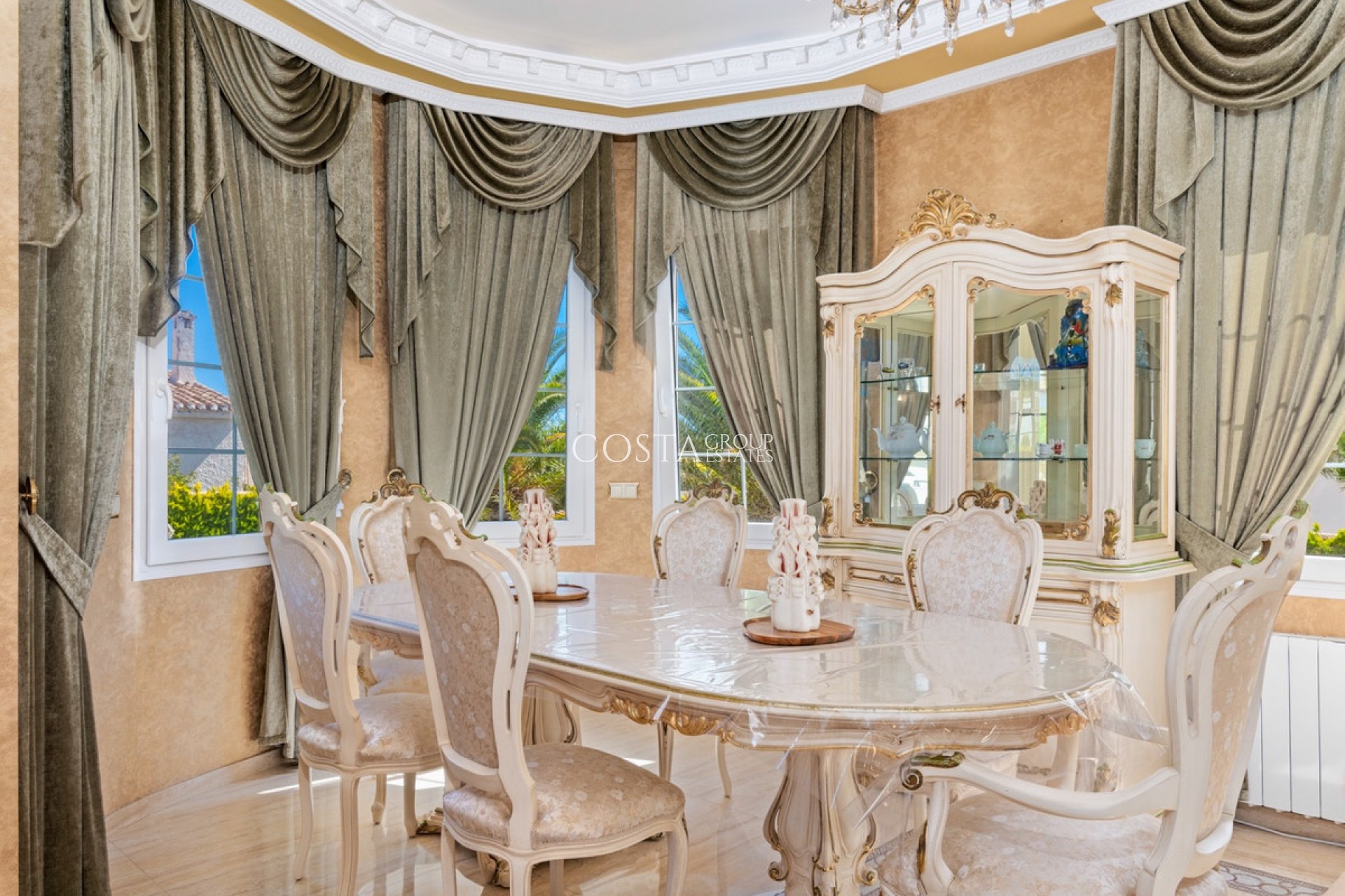 Herverkoop - Villa -
Orihuela Costa - Playa Flamenca