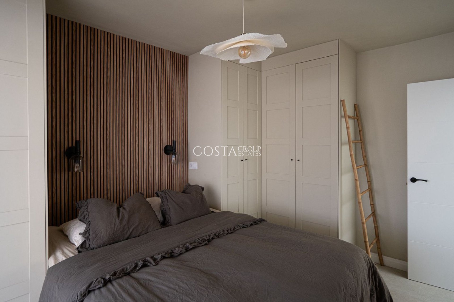 Herverkoop - Villa -
Orihuela Costa - Playa Flamenca