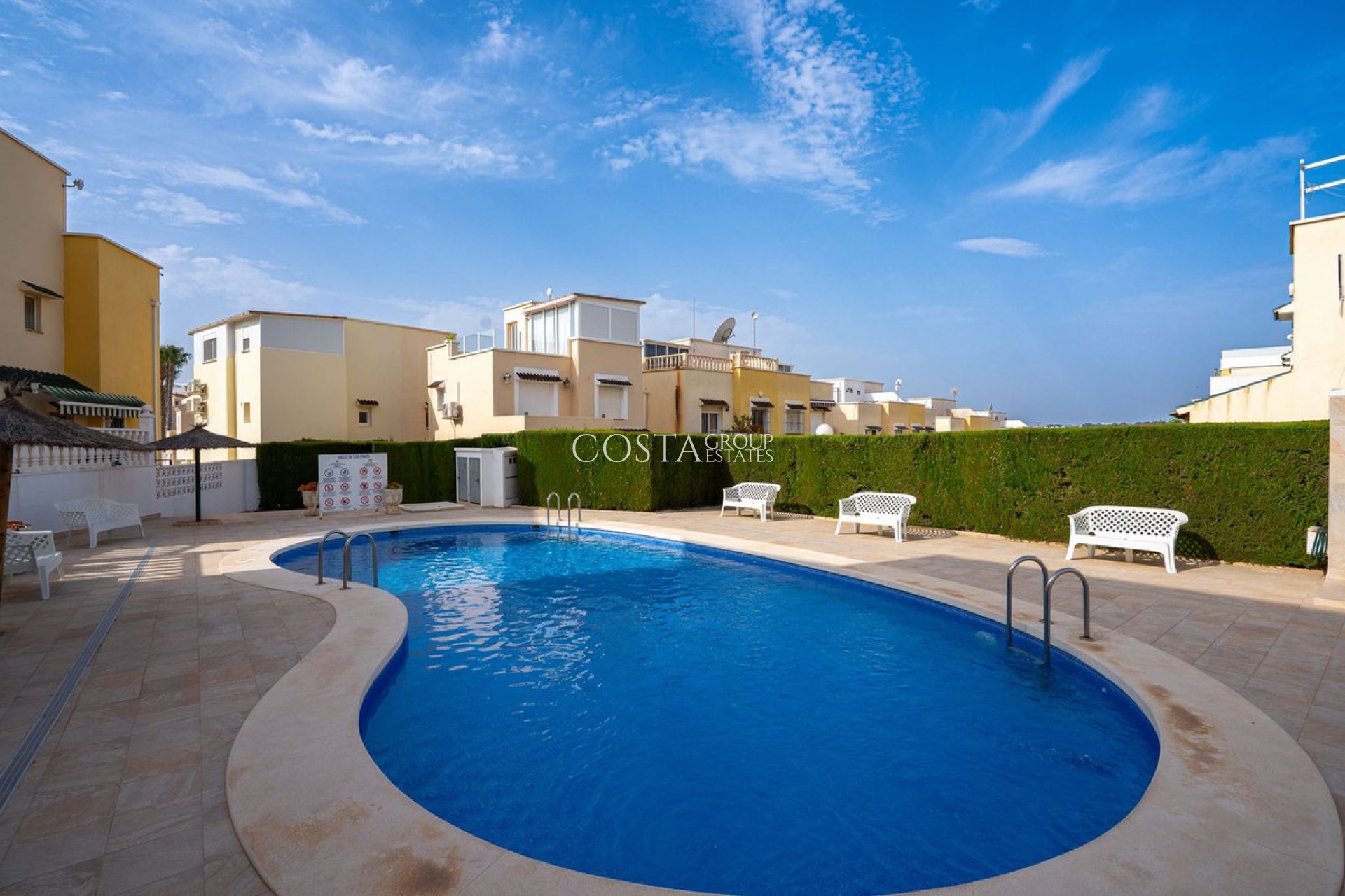 Herverkoop - Villa -
Orihuela Costa - Playa Flamenca