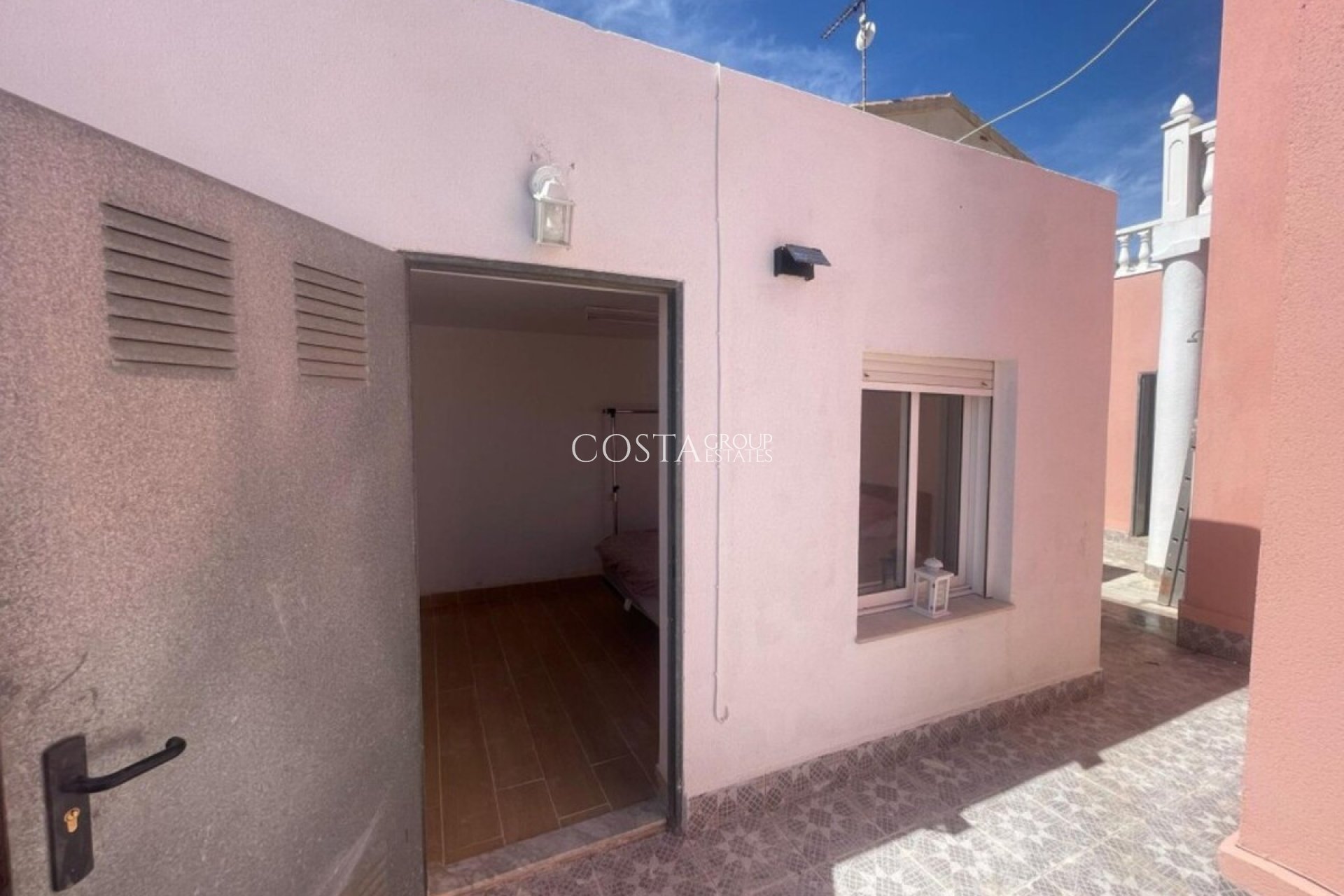 Herverkoop - Villa -
Orihuela Costa - Playa Flamenca