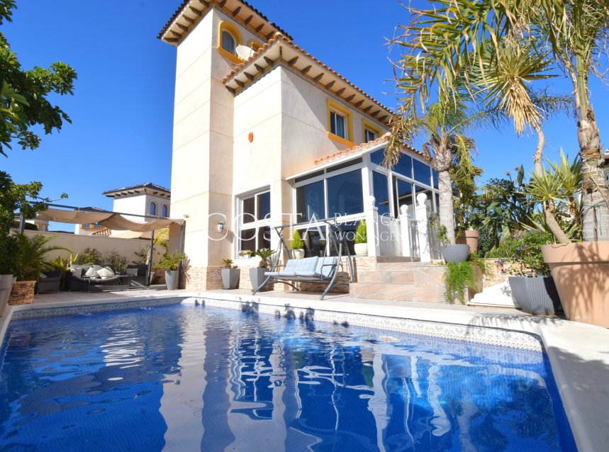 Herverkoop - Villa -
Orihuela Costa - Playa Flamenca