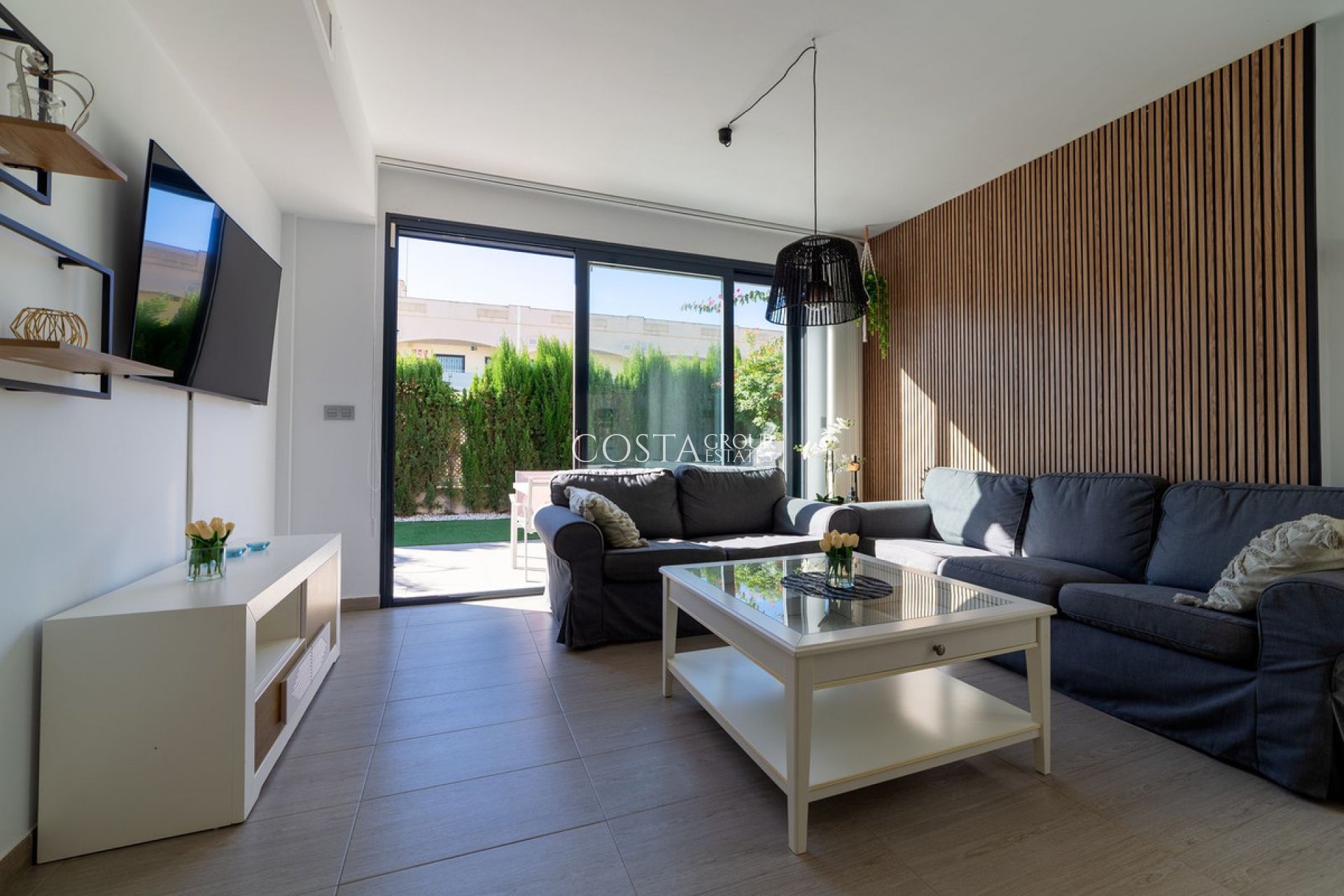 Herverkoop - Villa -
Orihuela Costa - Punta Prima