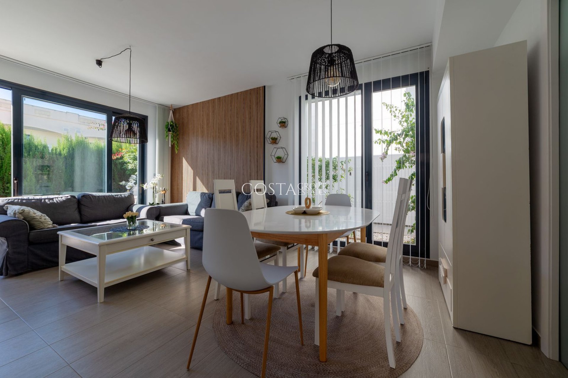 Herverkoop - Villa -
Orihuela Costa - Punta Prima