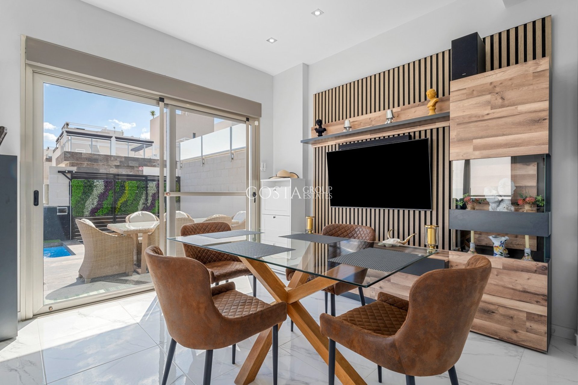 Herverkoop - Villa -
Orihuela Costa - Villamartín