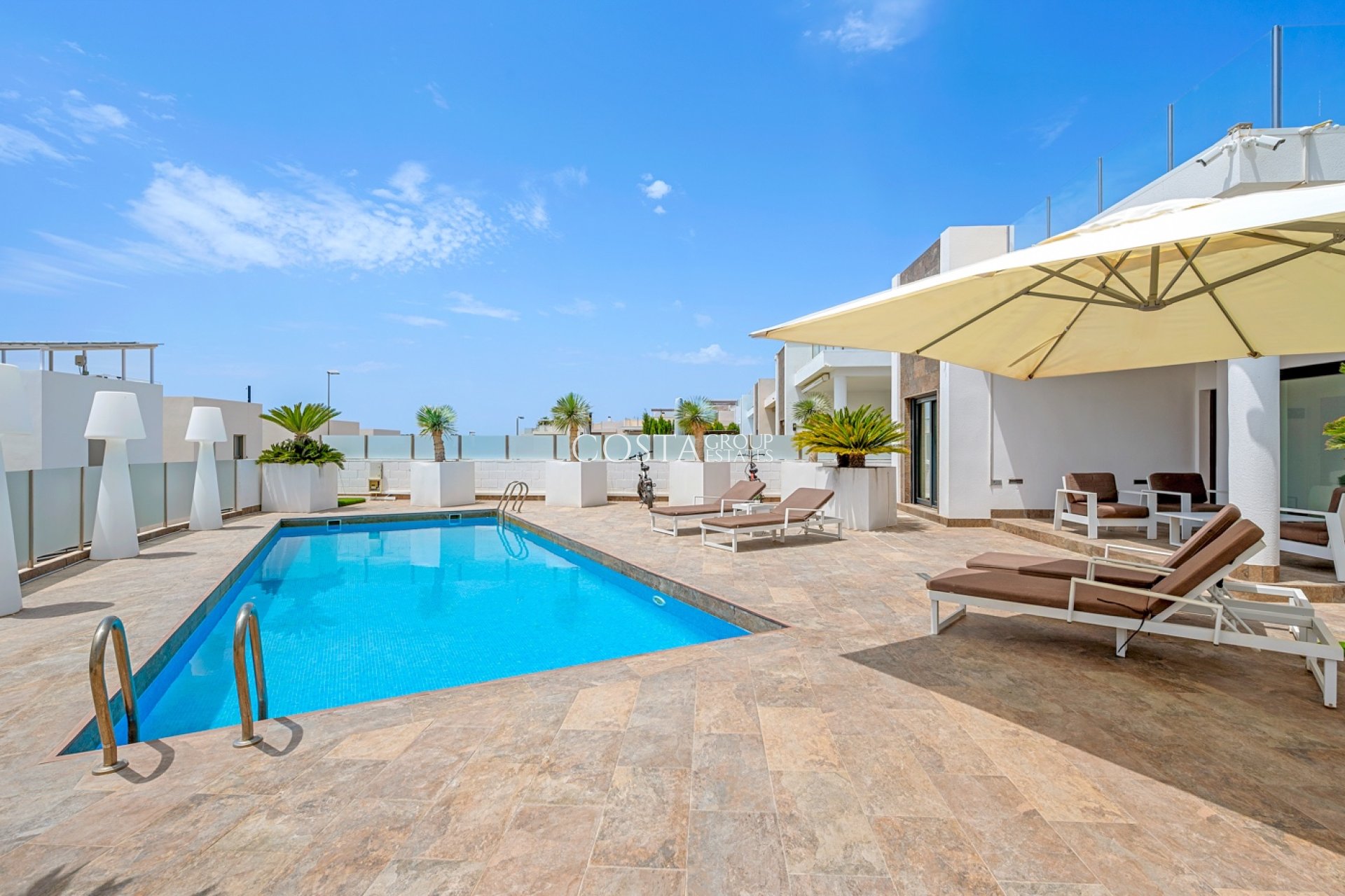 Herverkoop - Villa -
Orihuela Costa - Villamartín