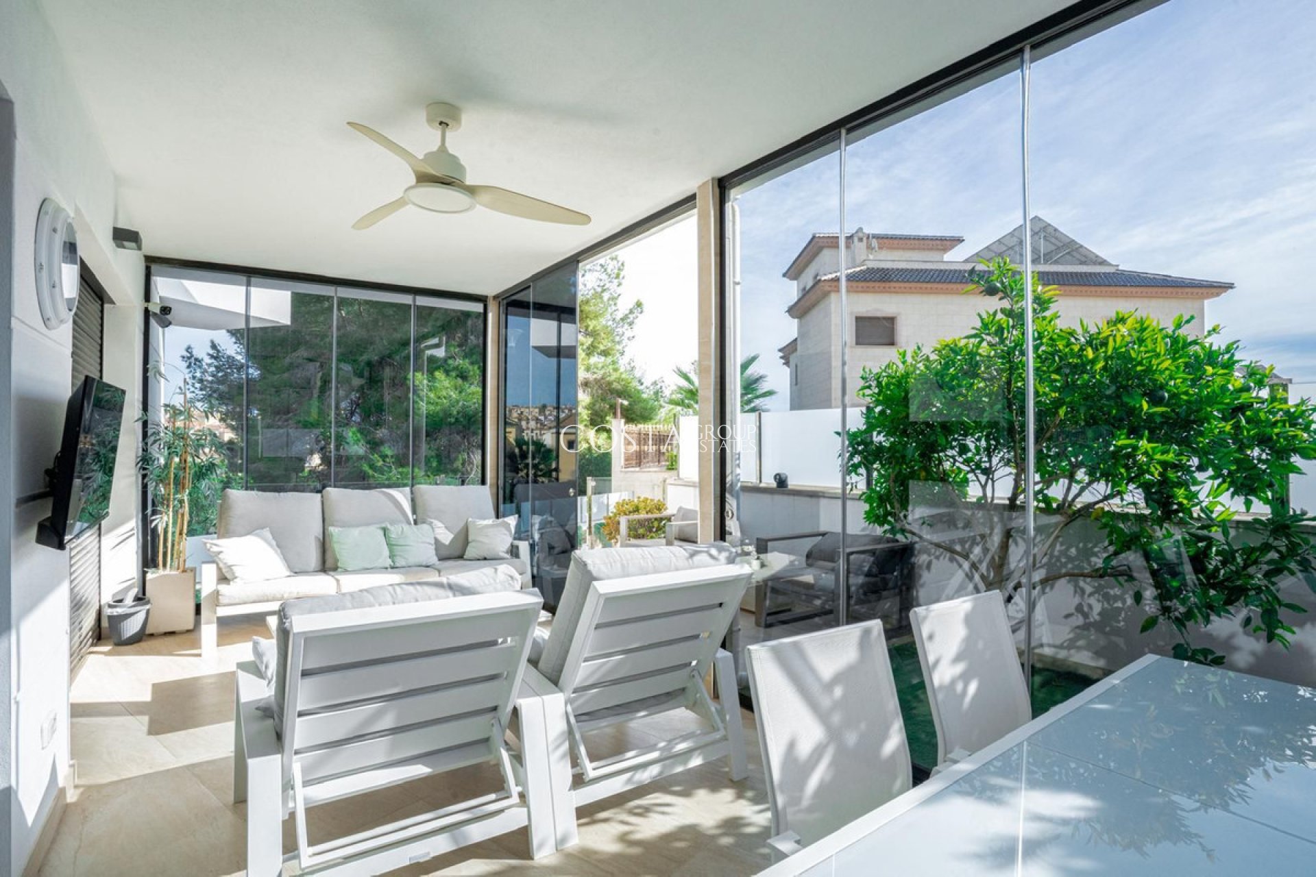 Herverkoop - Villa -
Orihuela Costa - Villamartin