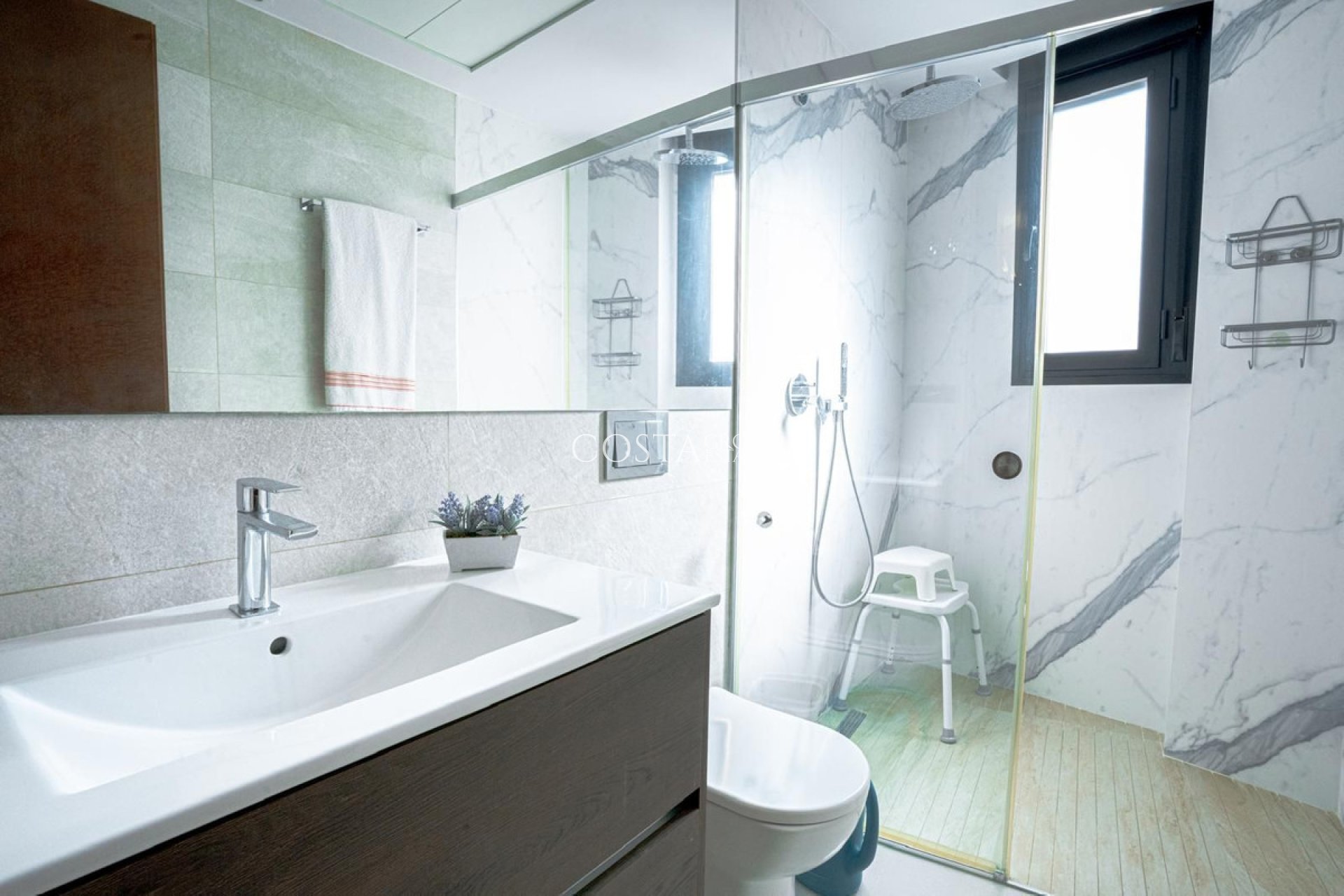 Herverkoop - Villa -
Orihuela Costa - Villamartin