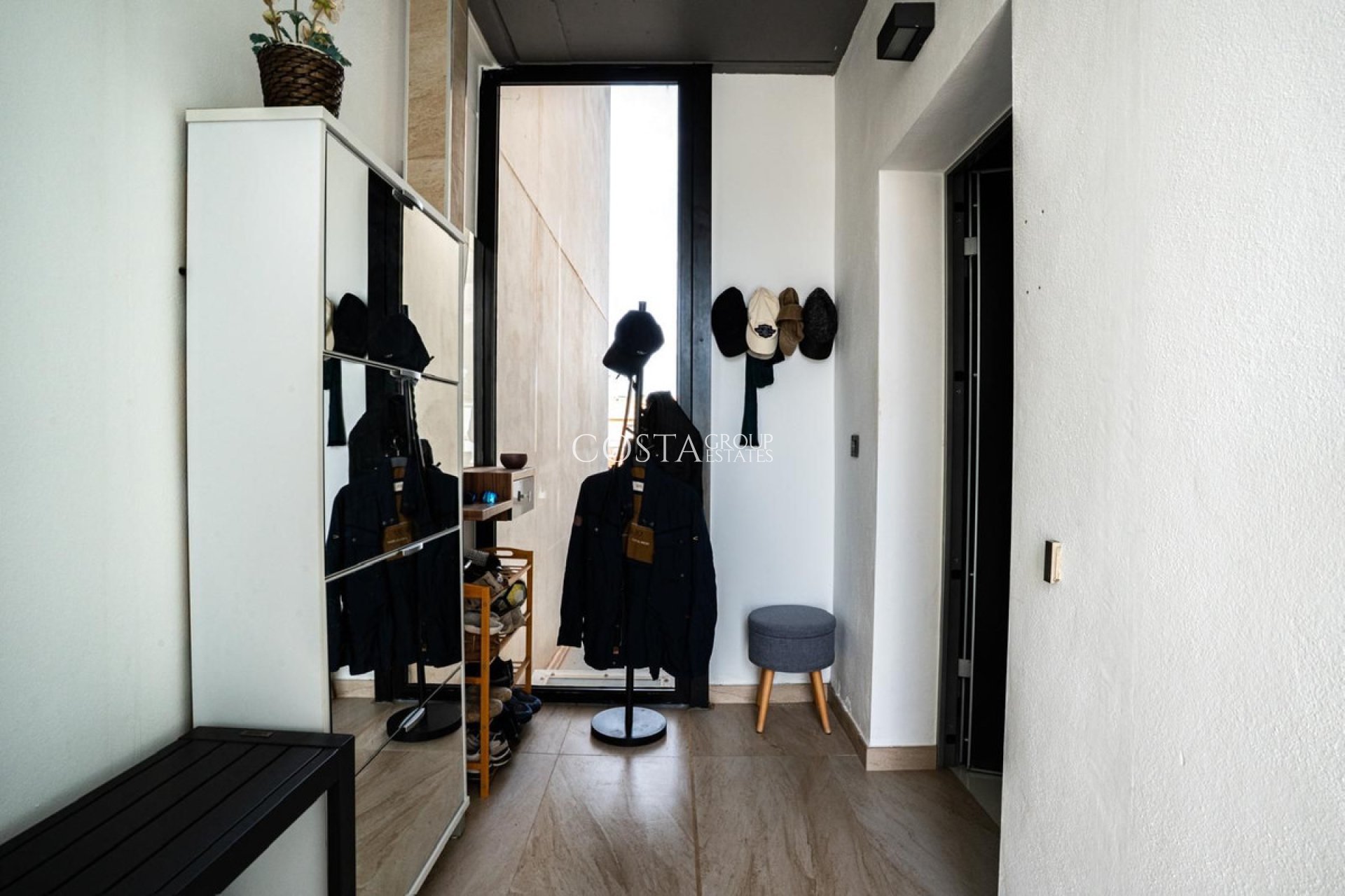 Herverkoop - Villa -
Orihuela Costa - Villamartin