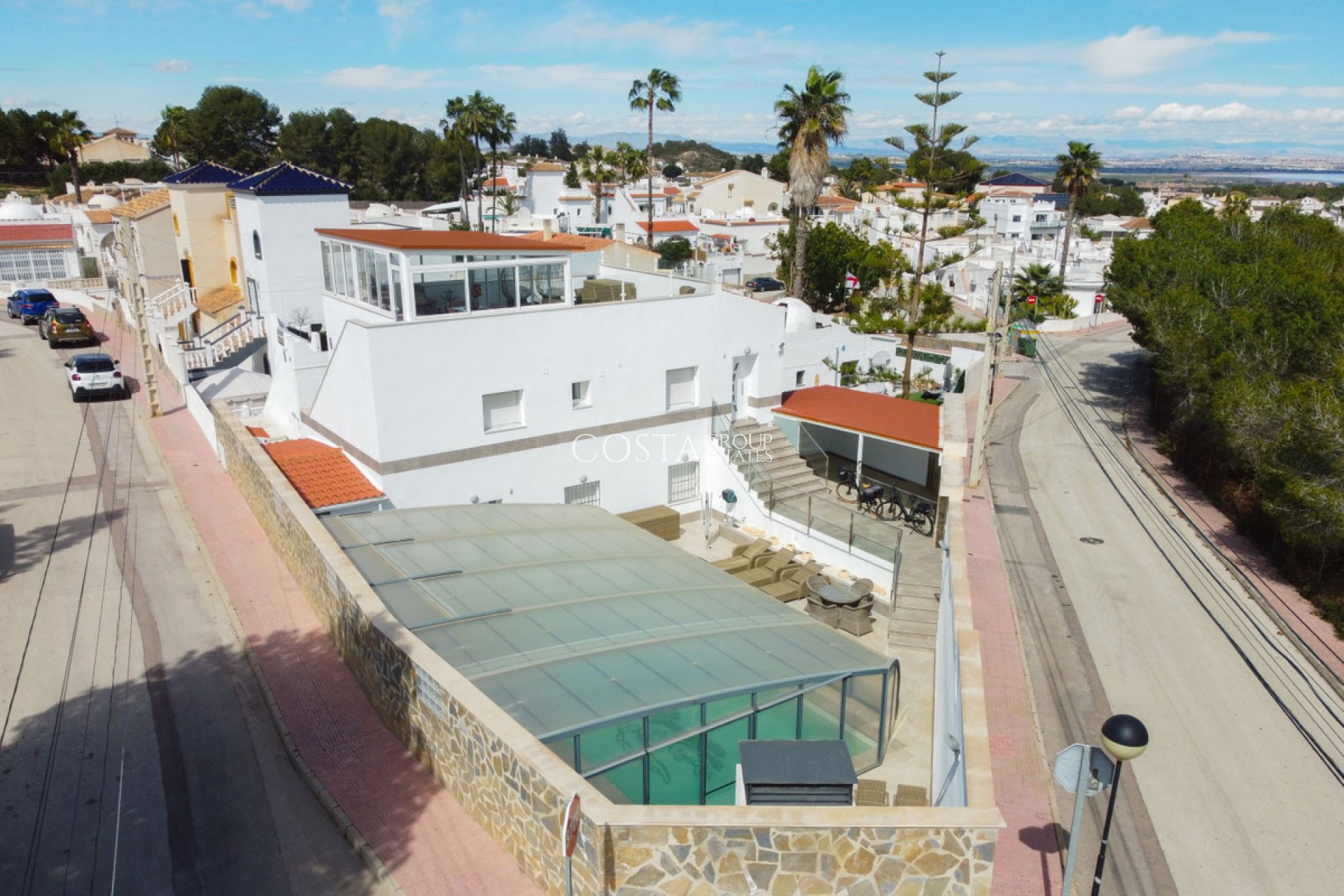 Herverkoop - Villa -
Orihuela Costa - Villamartin