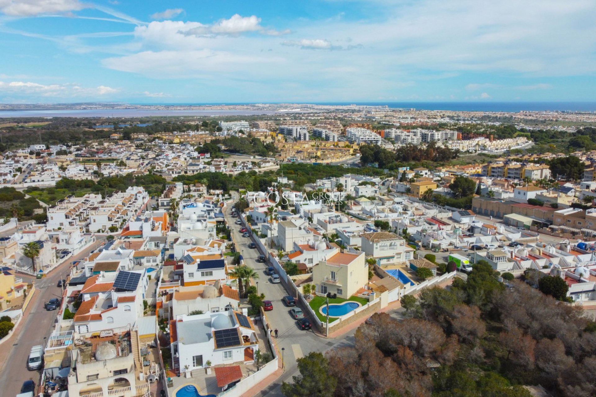 Herverkoop - Villa -
Orihuela Costa - Villamartin