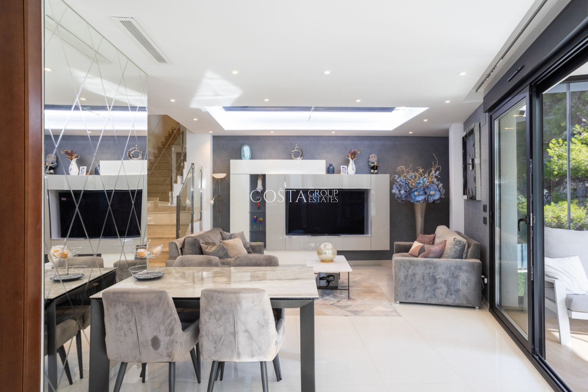 Herverkoop - Villa -
Orihuela Costa - Villamartin