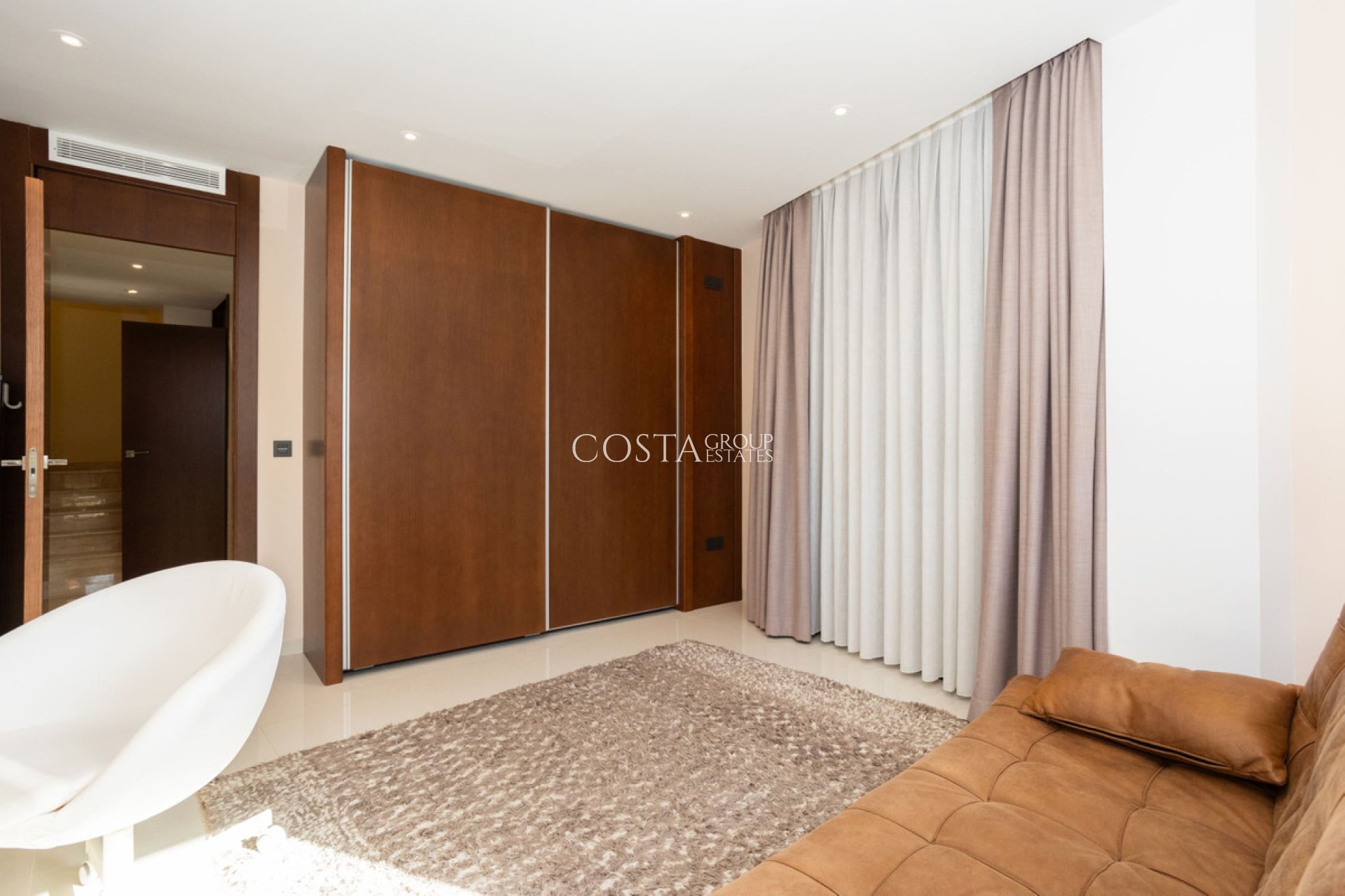 Herverkoop - Villa -
Orihuela Costa - Villamartin