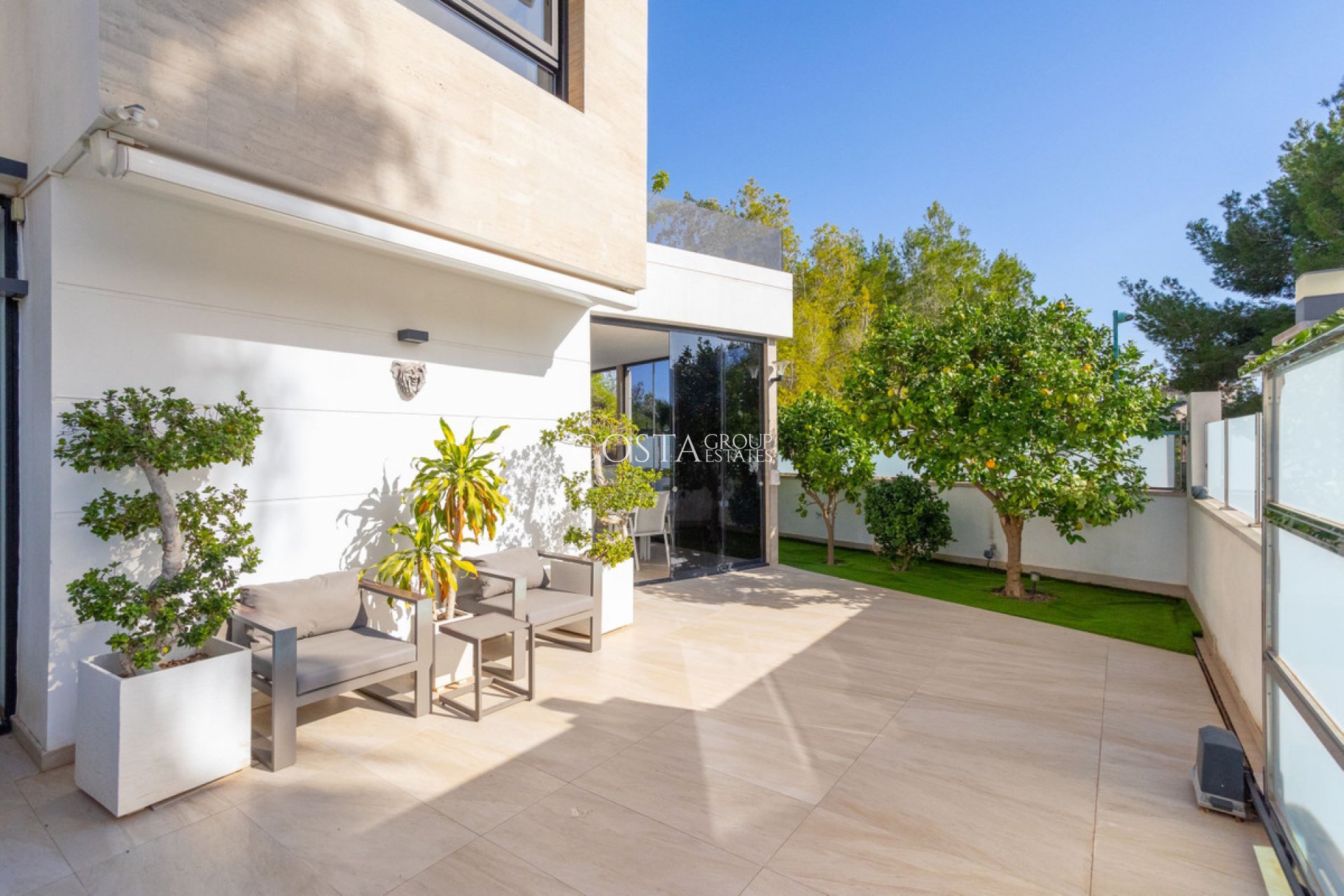 Herverkoop - Villa -
Orihuela Costa - Villamartin