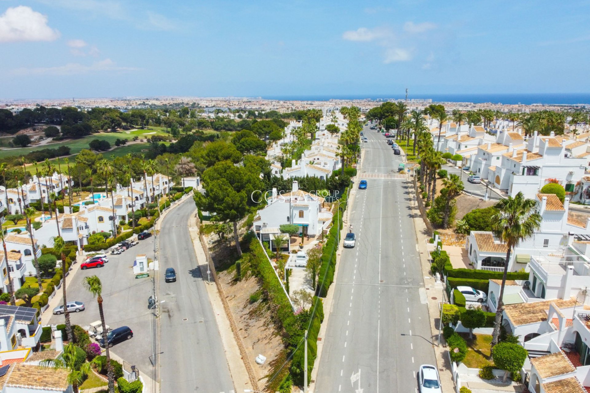 Herverkoop - Villa -
Orihuela Costa - Villamartin