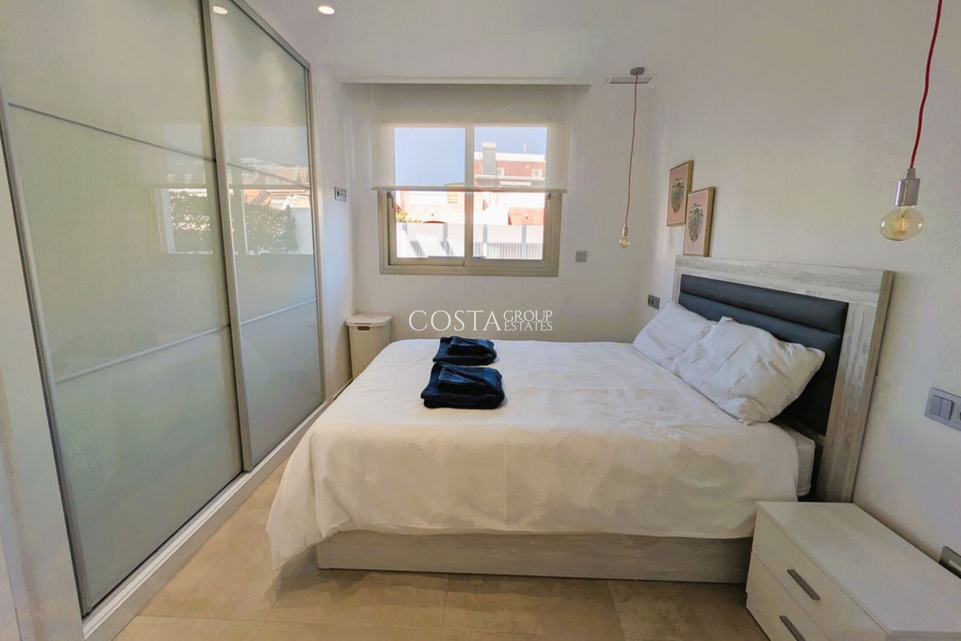 Herverkoop - Villa -
Orihuela Costa - Villamartin