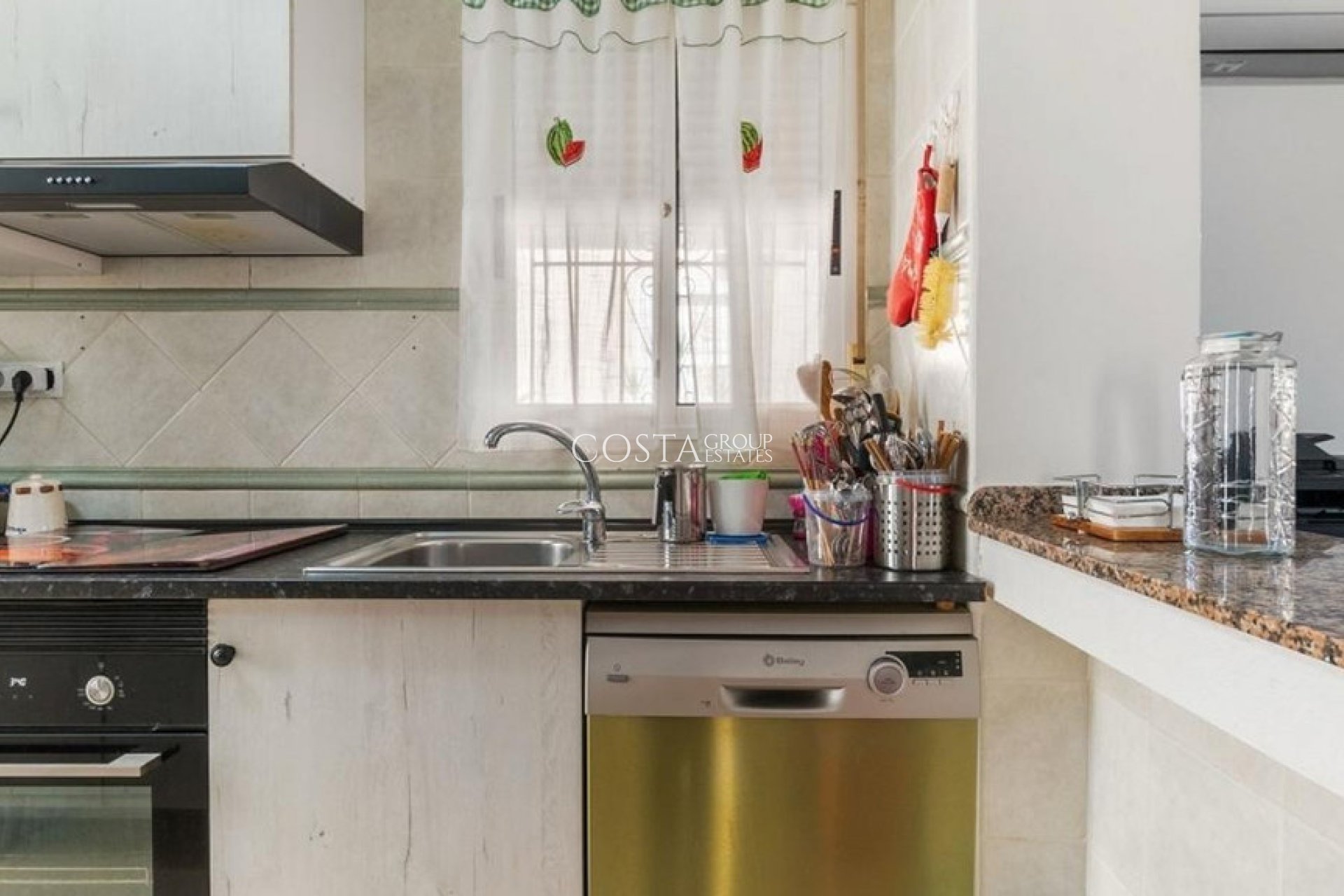 Herverkoop - Villa -
Orihuela Costa - Villamartin