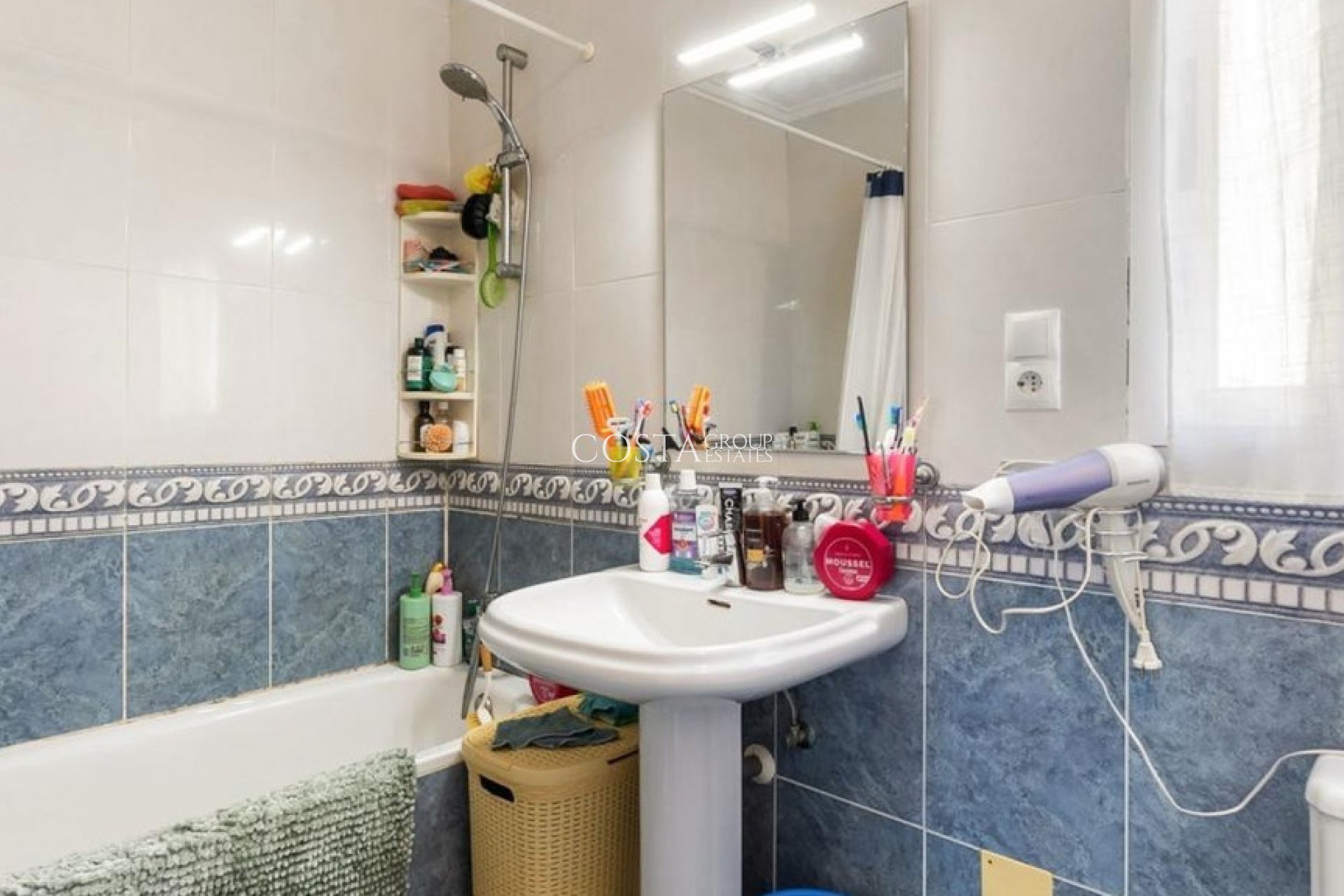 Herverkoop - Villa -
Orihuela Costa - Villamartin