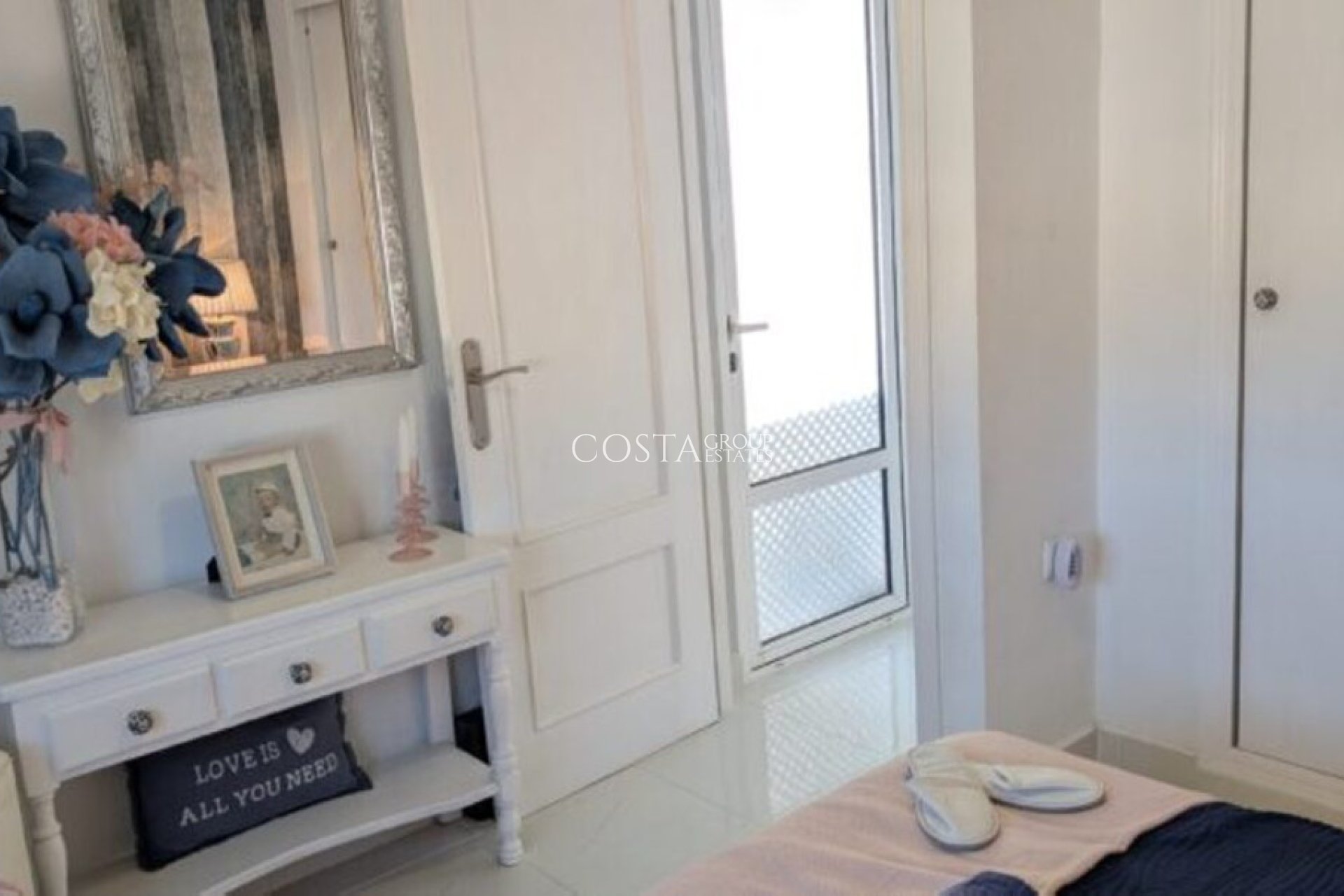 Herverkoop - Villa -
Orihuela Costa - Villamartin