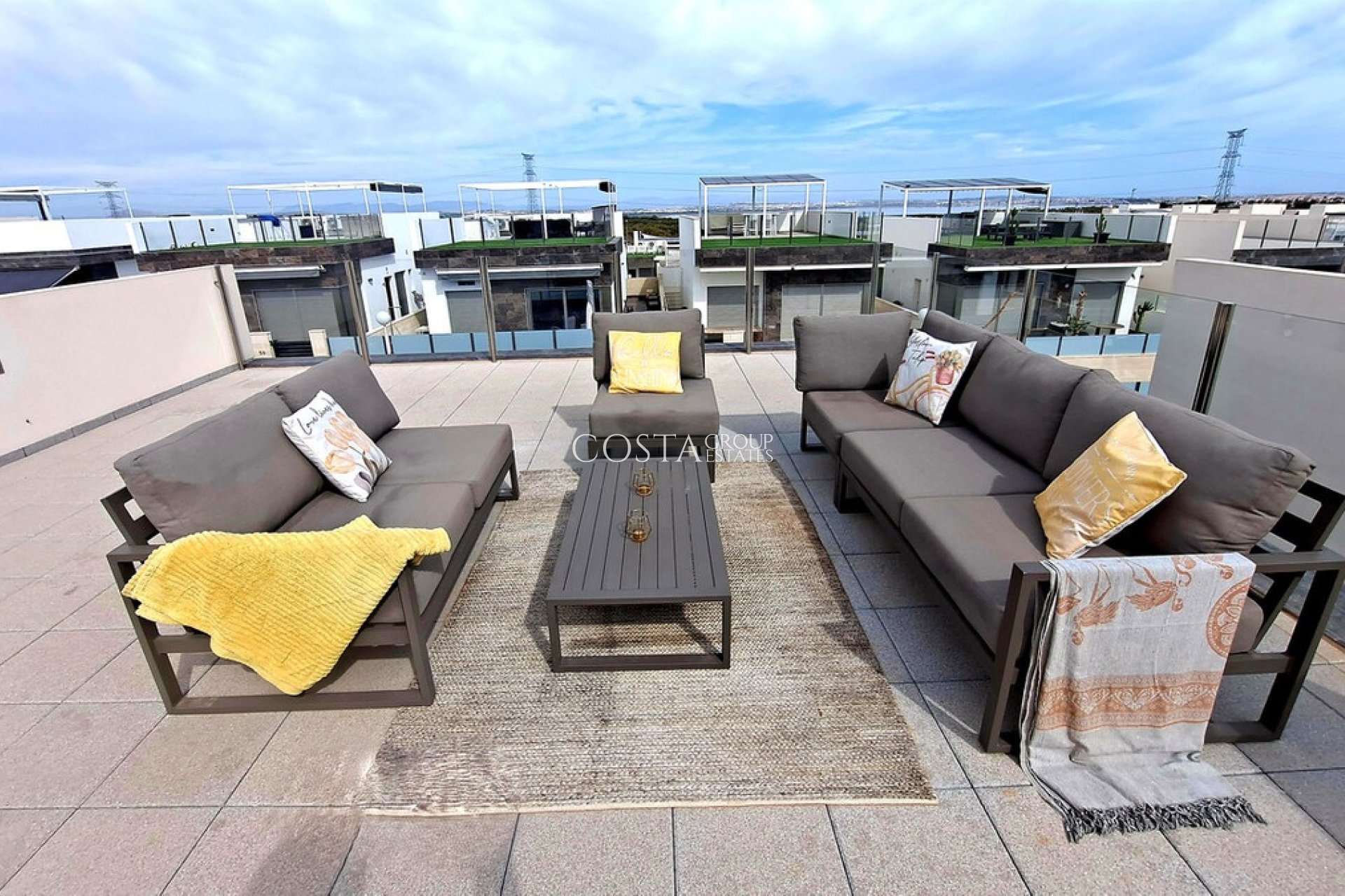 Herverkoop - Villa -
Orihuela Costa - Villamartin