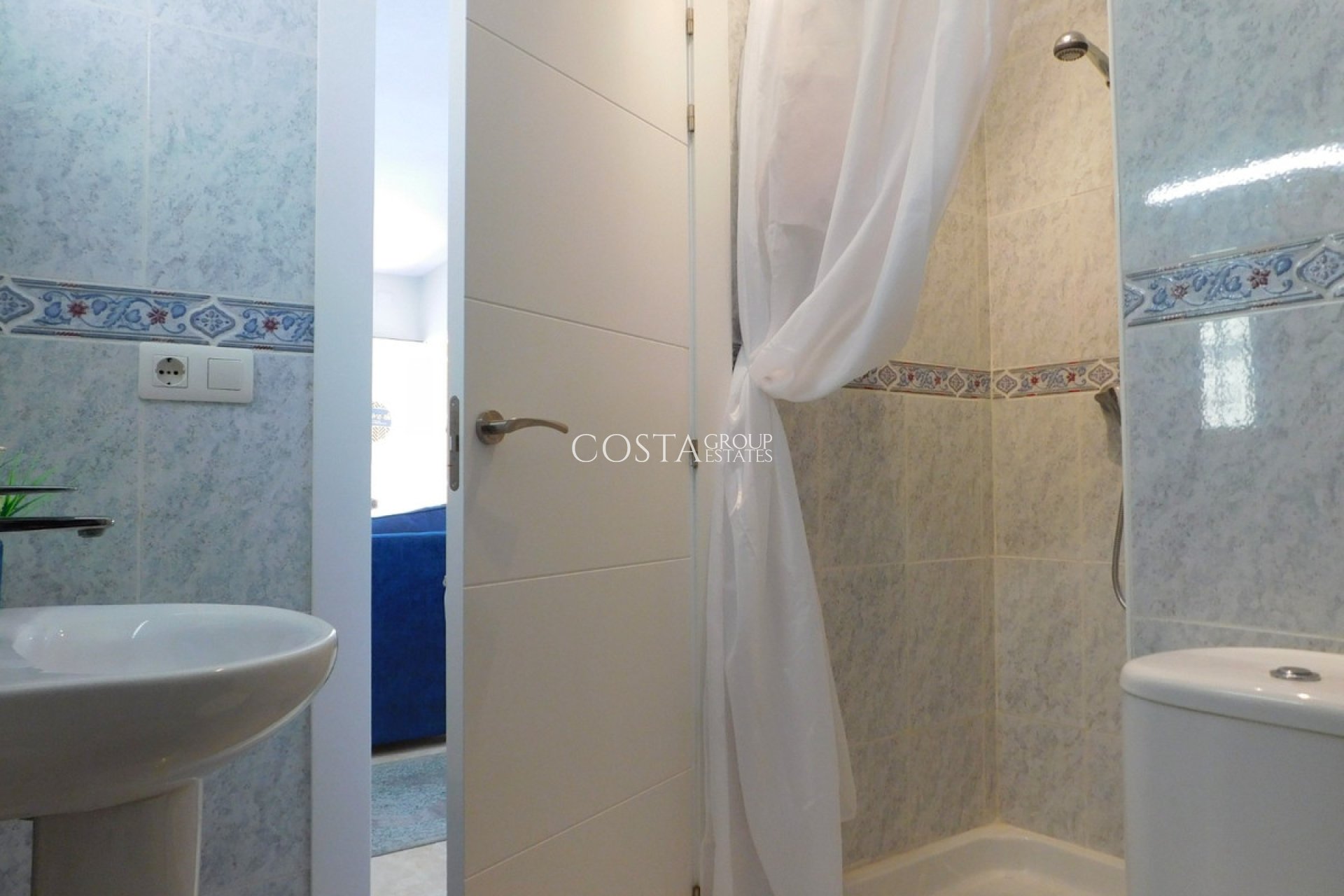 Herverkoop - Villa -
Orihuela Costa - Villamartin