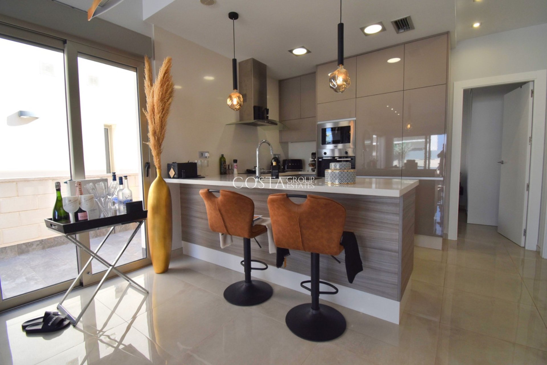 Herverkoop - Villa -
Orihuela Costa - Villamartin