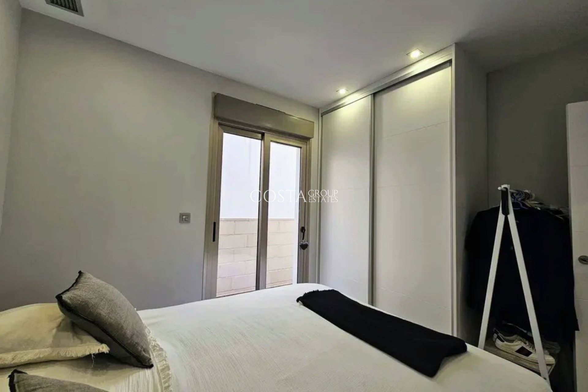 Herverkoop - Villa -
Orihuela Costa - Villamartin