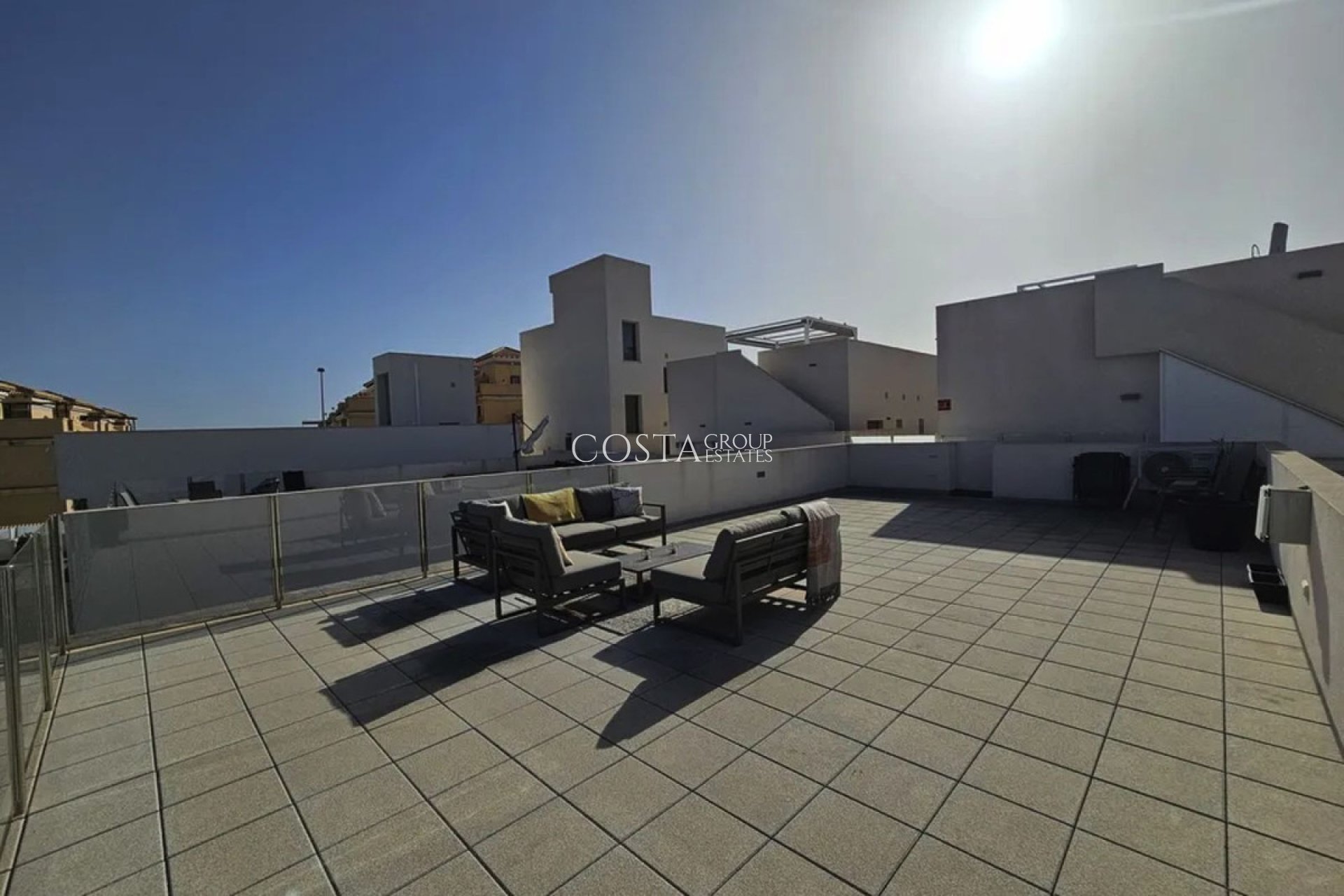 Herverkoop - Villa -
Orihuela Costa - Villamartin