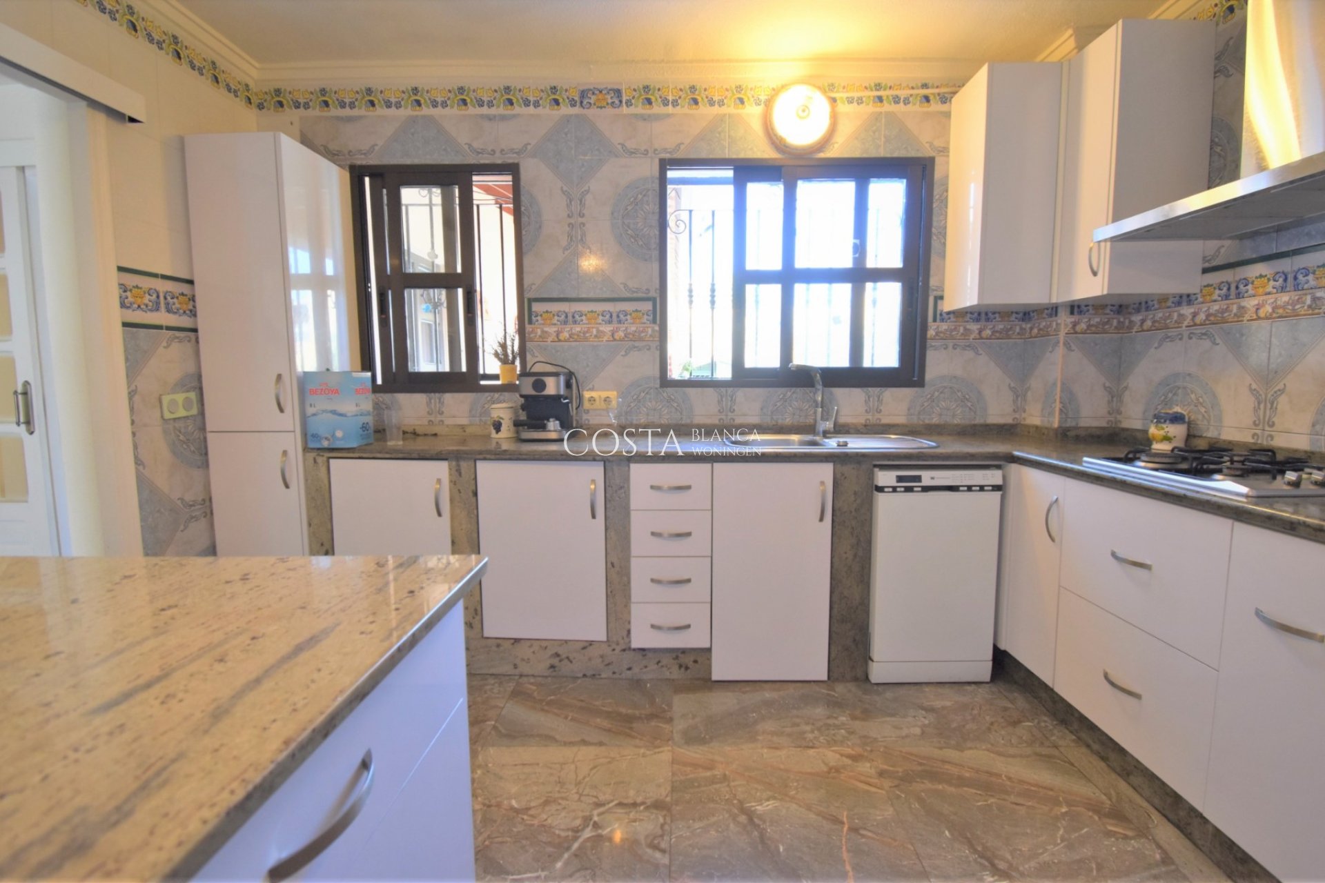 Herverkoop - Villa -
Orihuela Costa - Villamartín