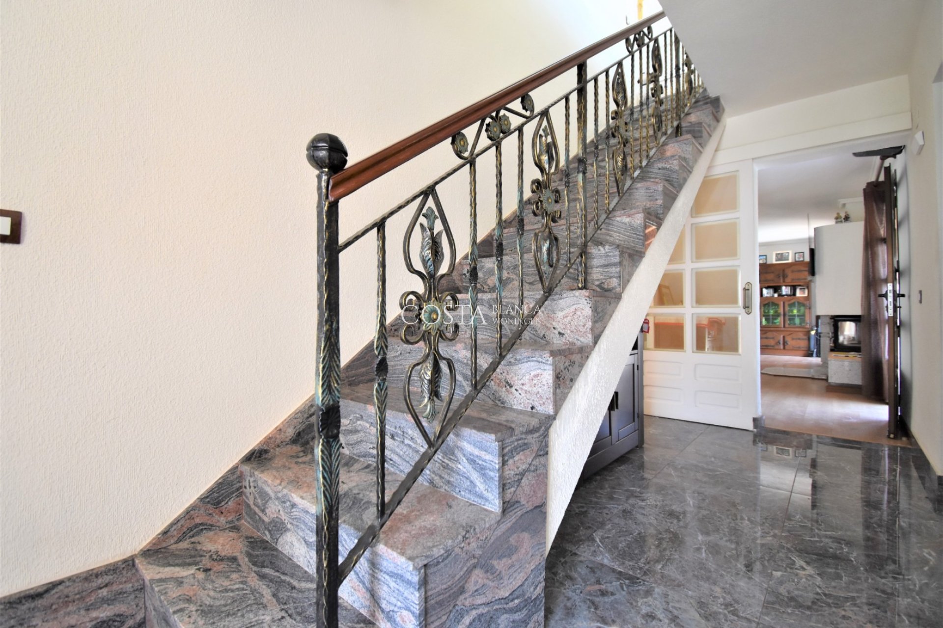 Herverkoop - Villa -
Orihuela Costa - Villamartín