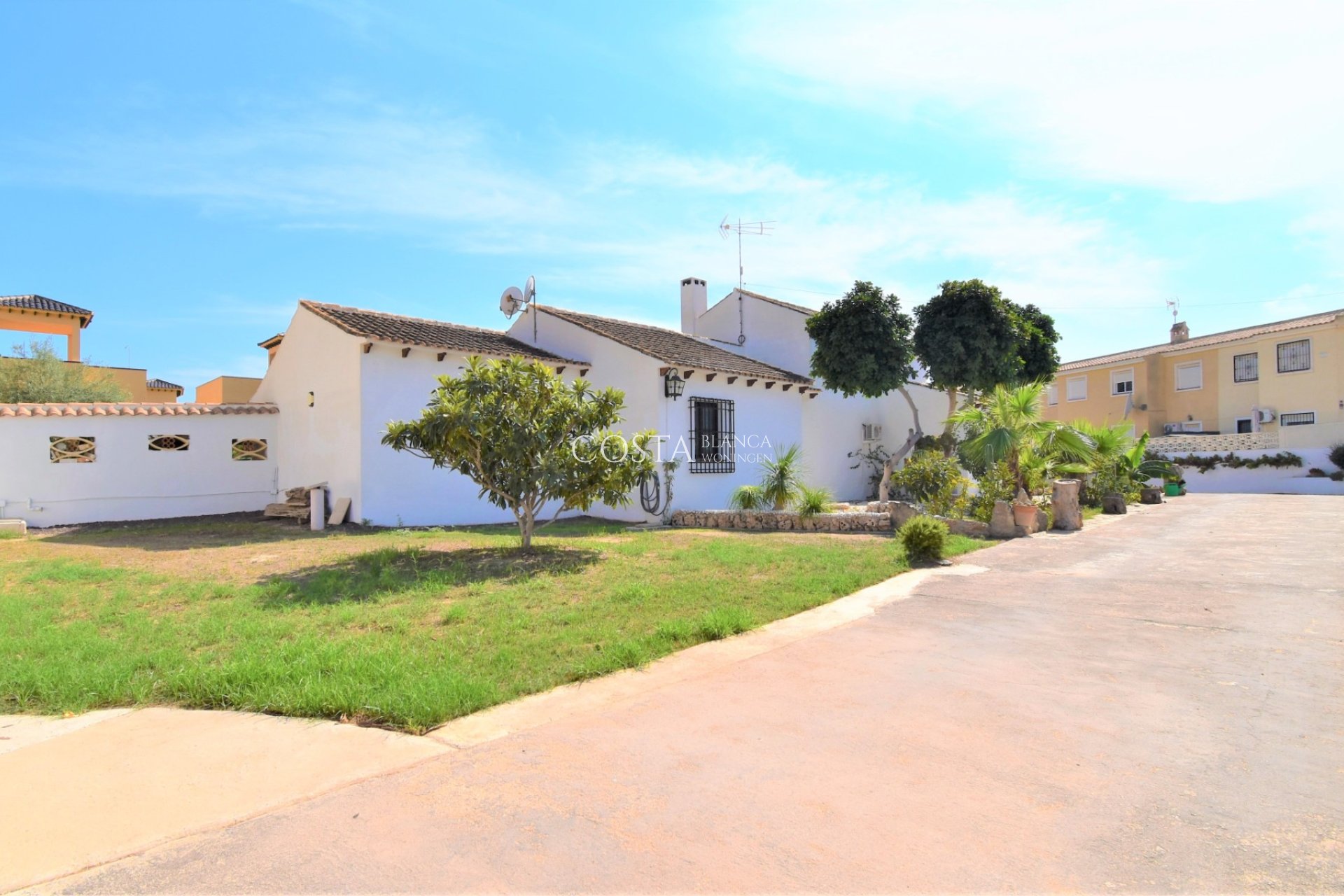 Herverkoop - Villa -
Orihuela Costa - Villamartín
