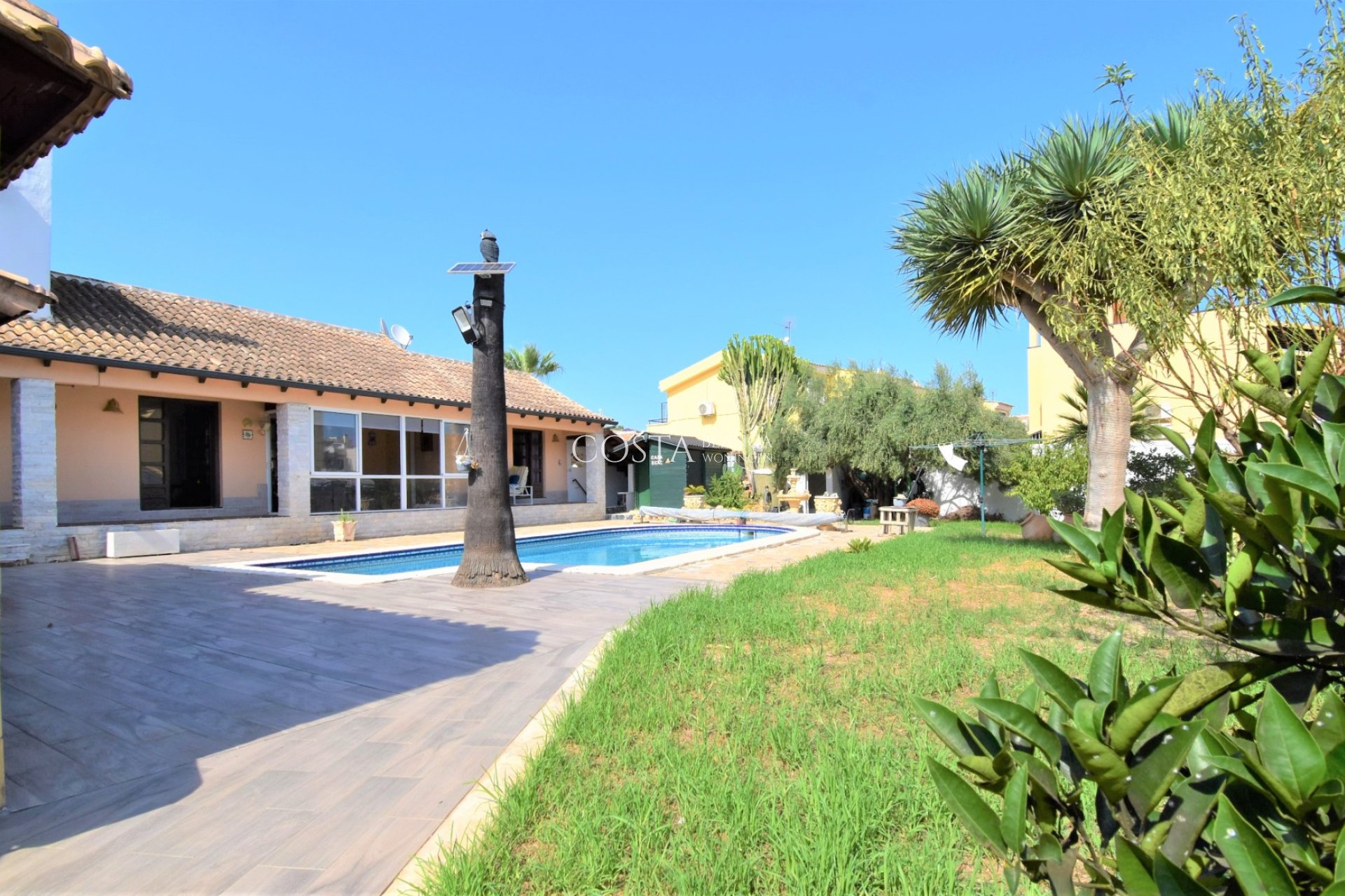 Herverkoop - Villa -
Orihuela Costa - Villamartín
