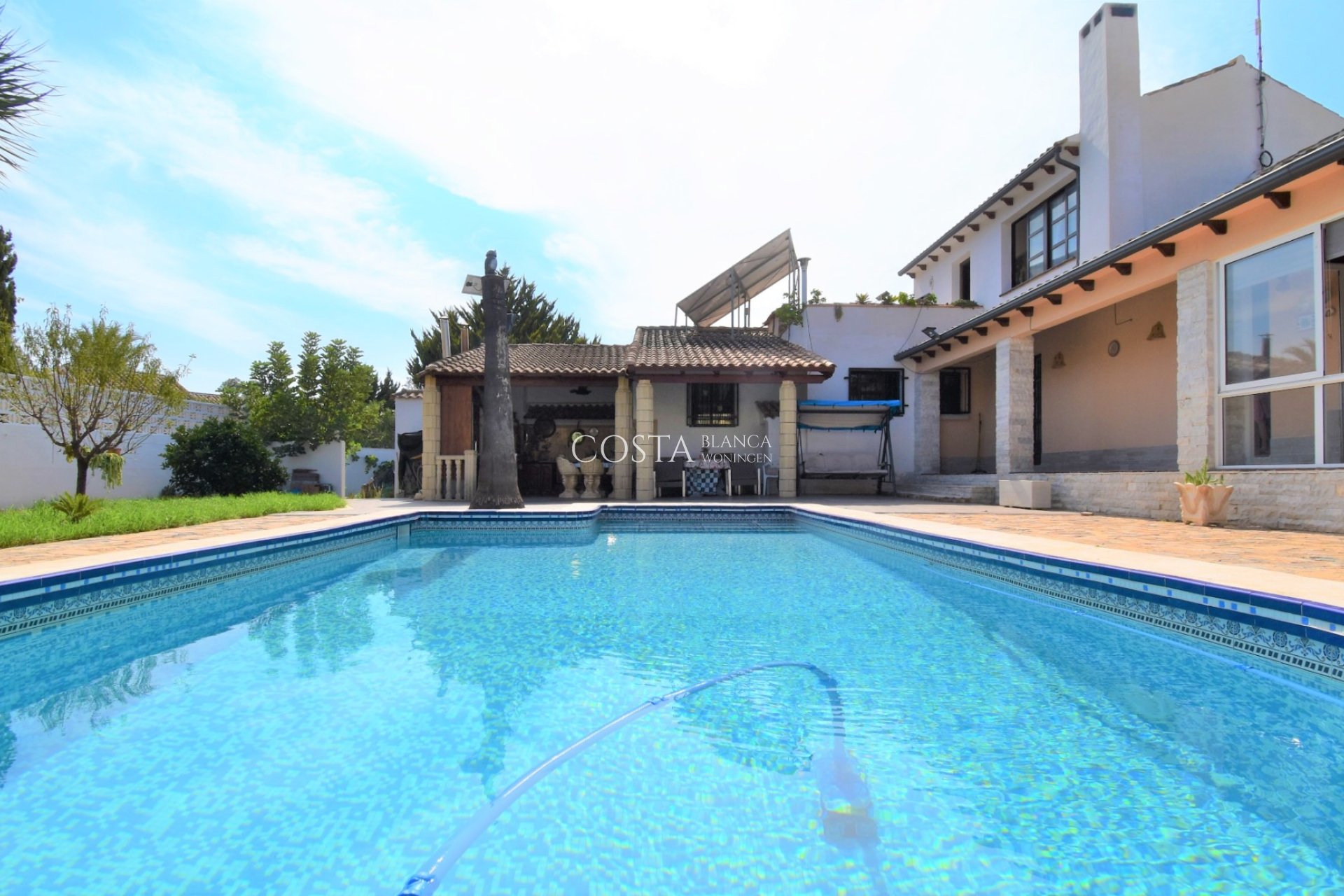 Herverkoop - Villa -
Orihuela Costa - Villamartín
