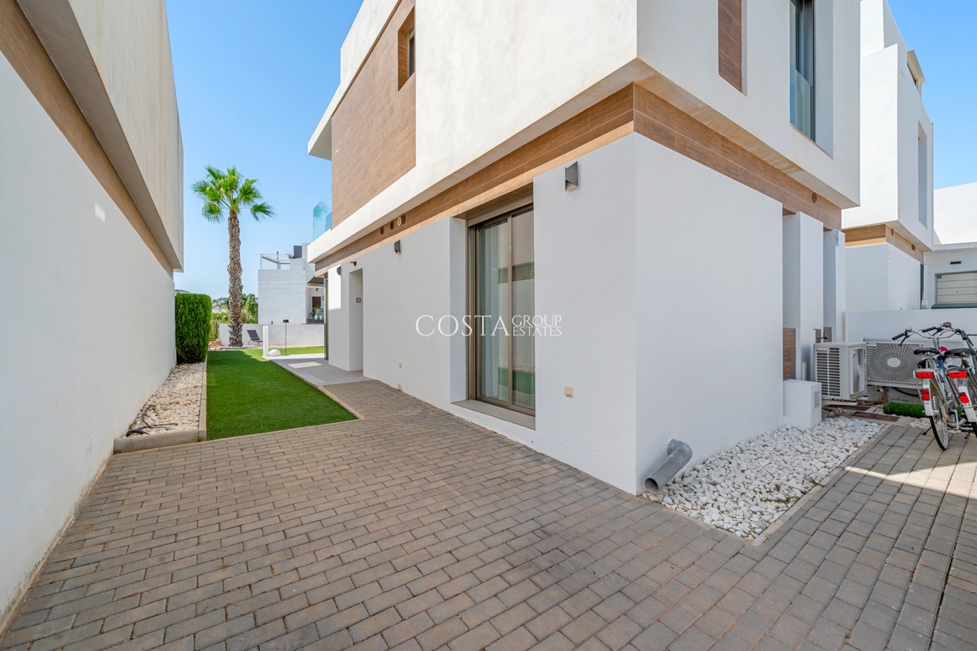 Herverkoop - Villa -
Orihuela Costa - Villamartín
