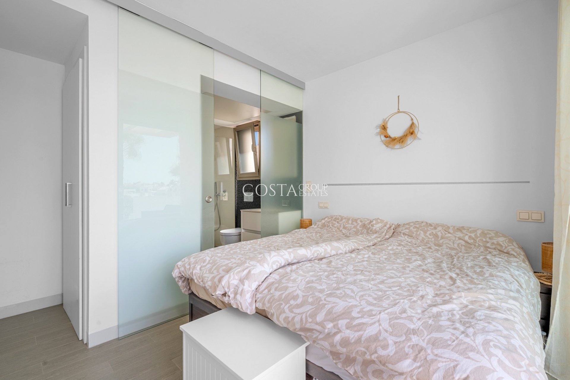 Herverkoop - Villa -
Orihuela Costa - Villamartín