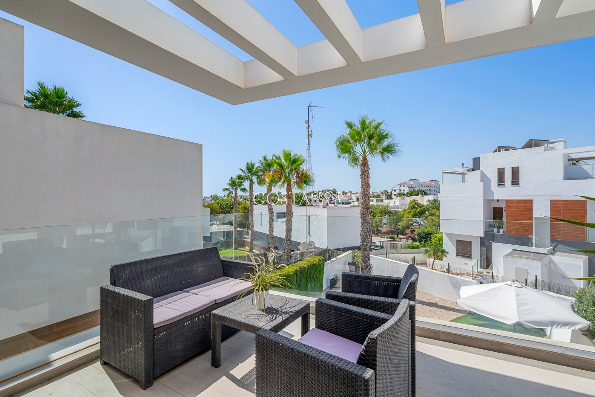 Herverkoop - Villa -
Orihuela Costa - Villamartín