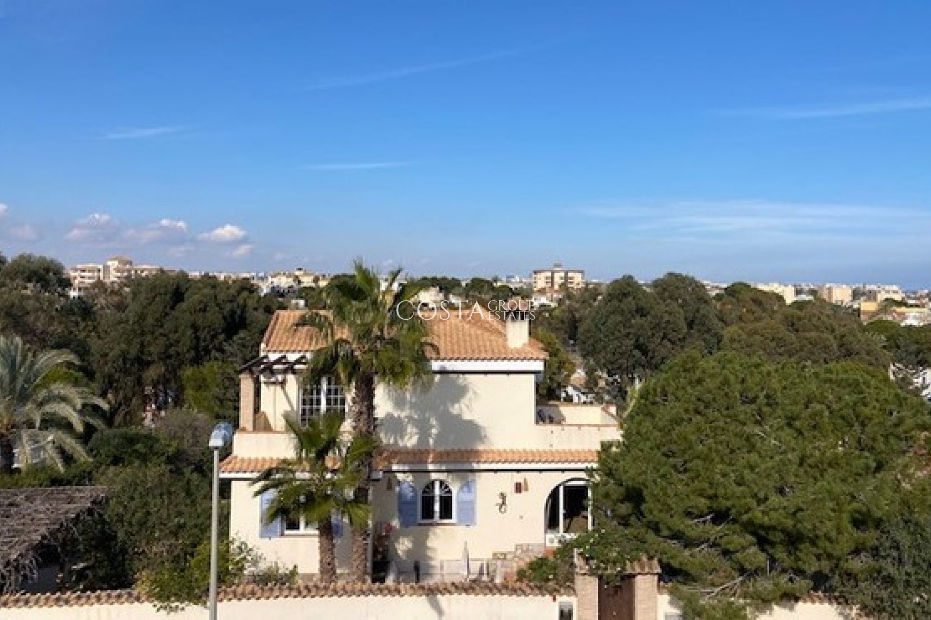 Herverkoop - Villa -
Orihuela Costa
