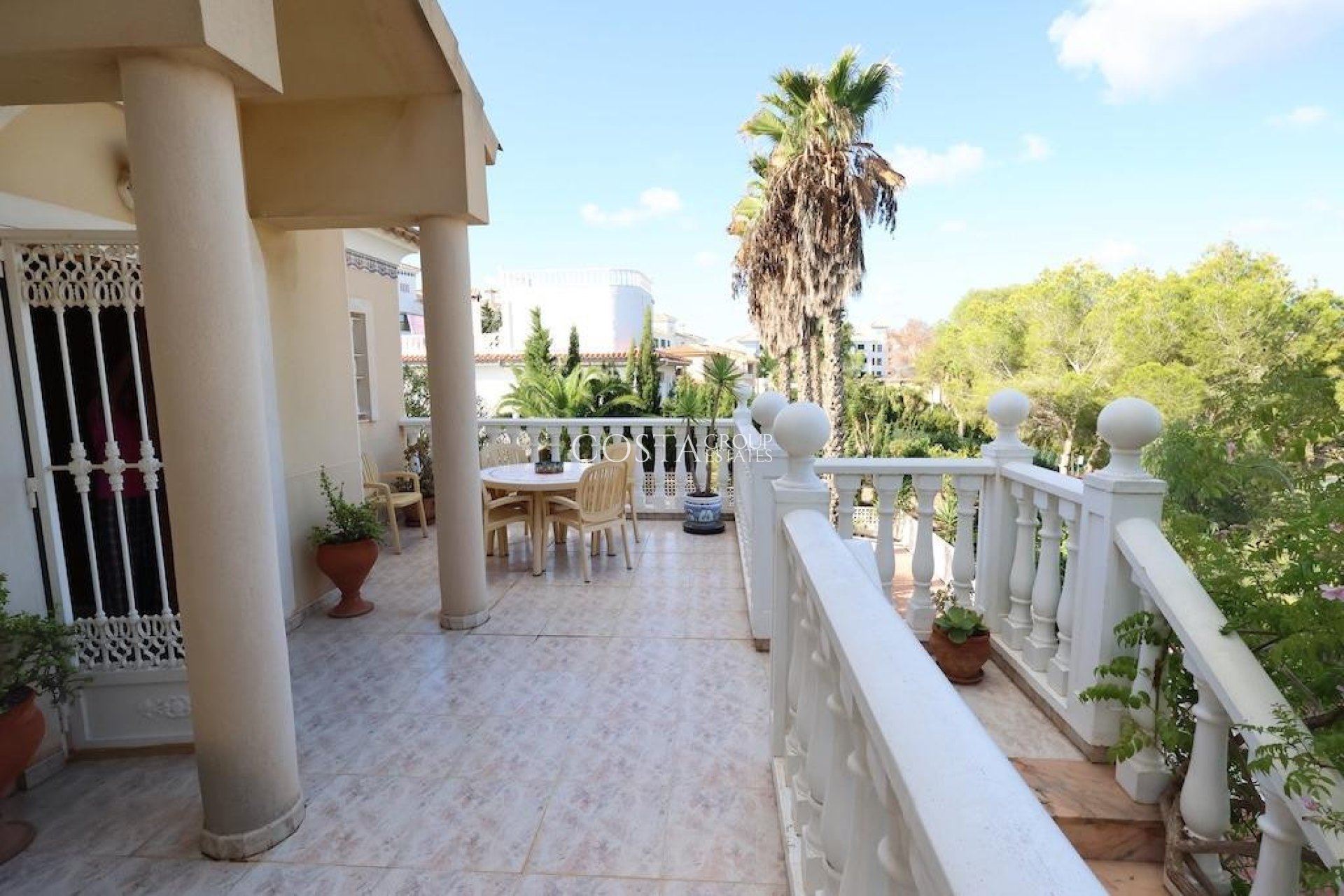 Herverkoop - Villa -
Orihuela Costa