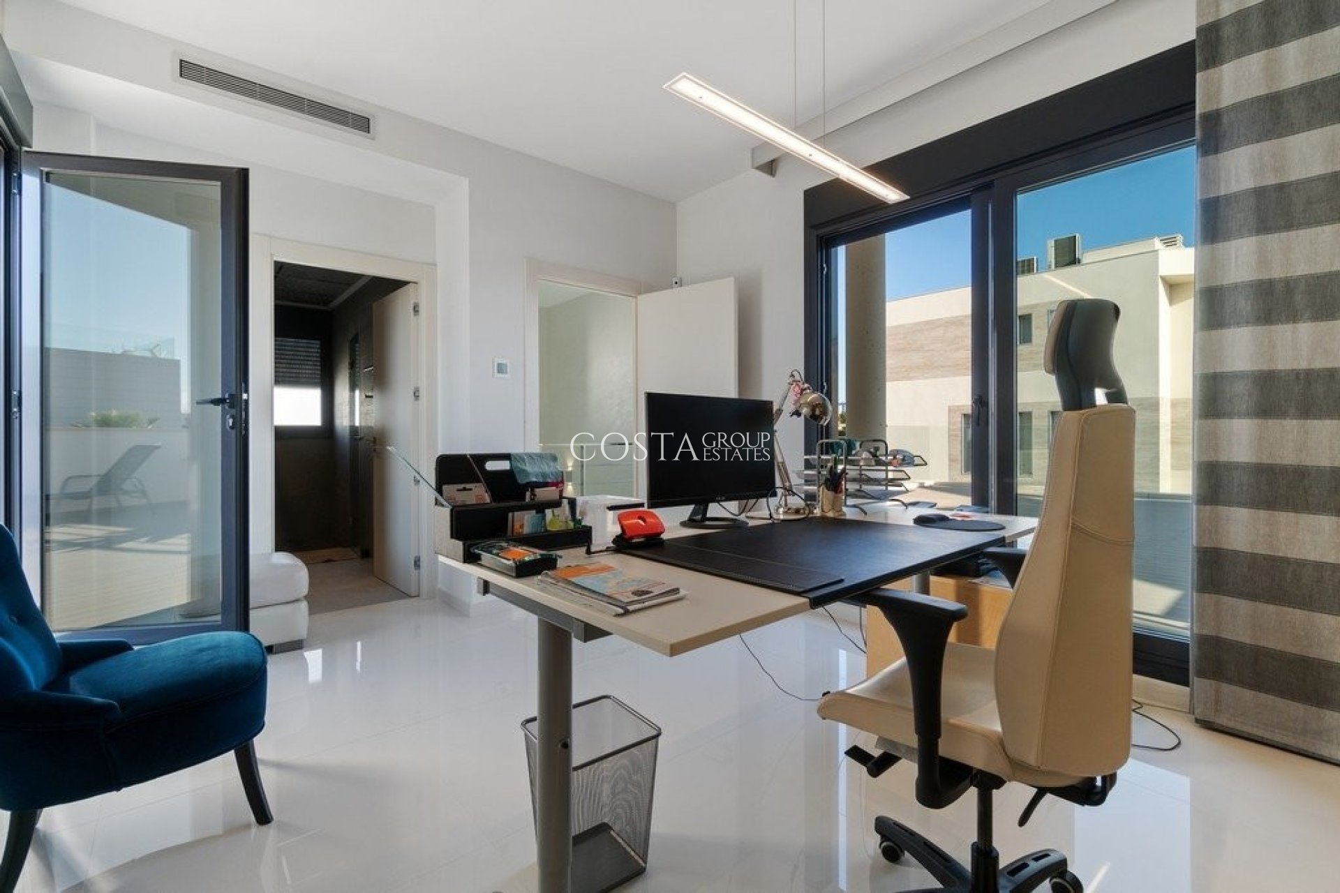 Herverkoop - Villa -
Orihuela Costa