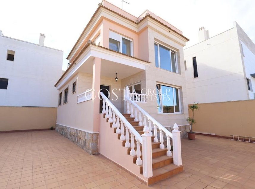 Herverkoop - Villa -
Orihuela Costa