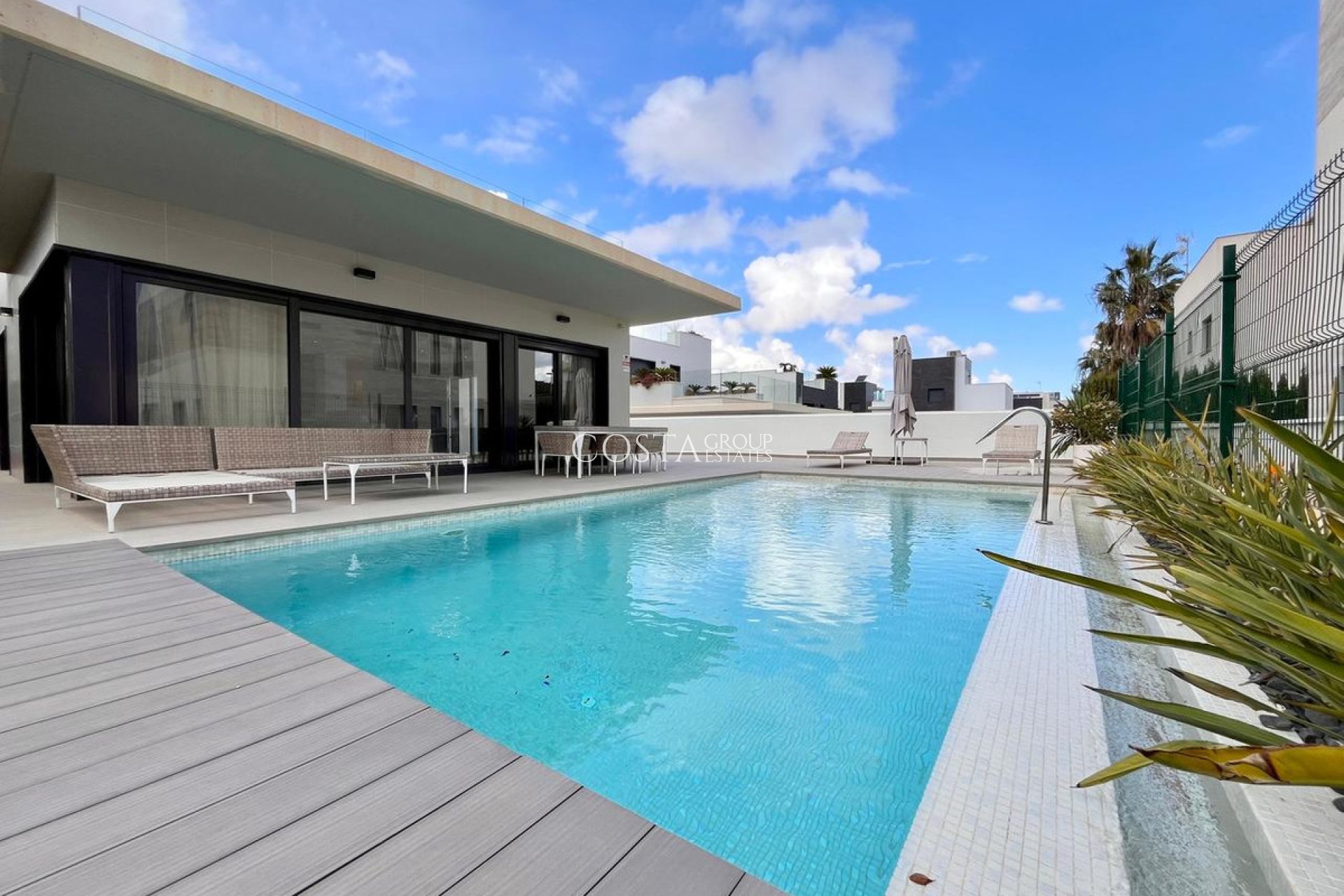 Herverkoop - Villa -
Orihuela - Dehesa de Campoamor