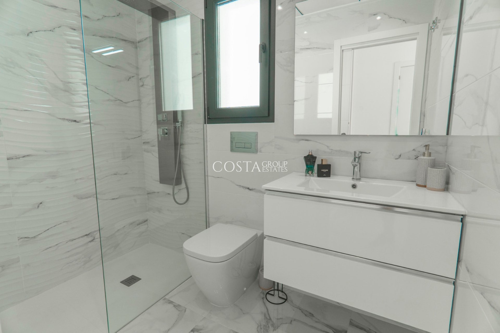 Herverkoop - Villa -
Orihuela - La Florida