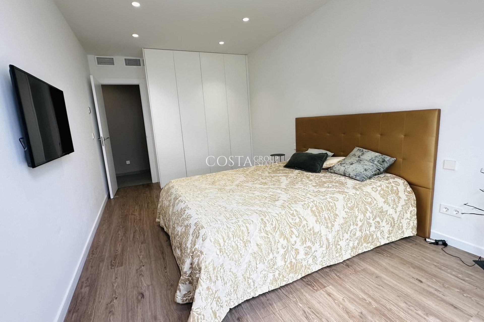 Herverkoop - Villa -
Orihuela - Las Colinas Golf